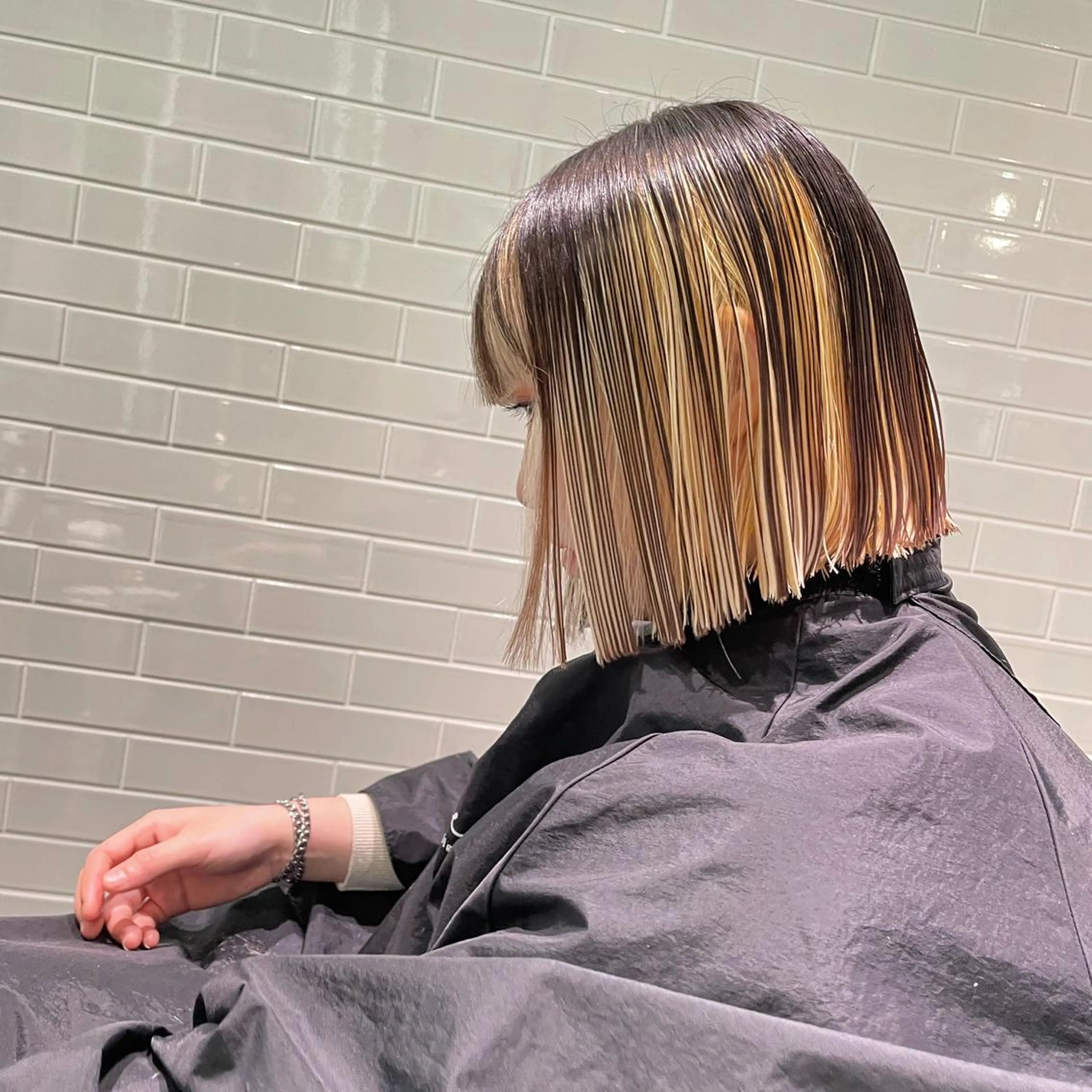 ショート カラー カット ヘアカラー miyu ハイトーン/レイヤーのヘアスタイル