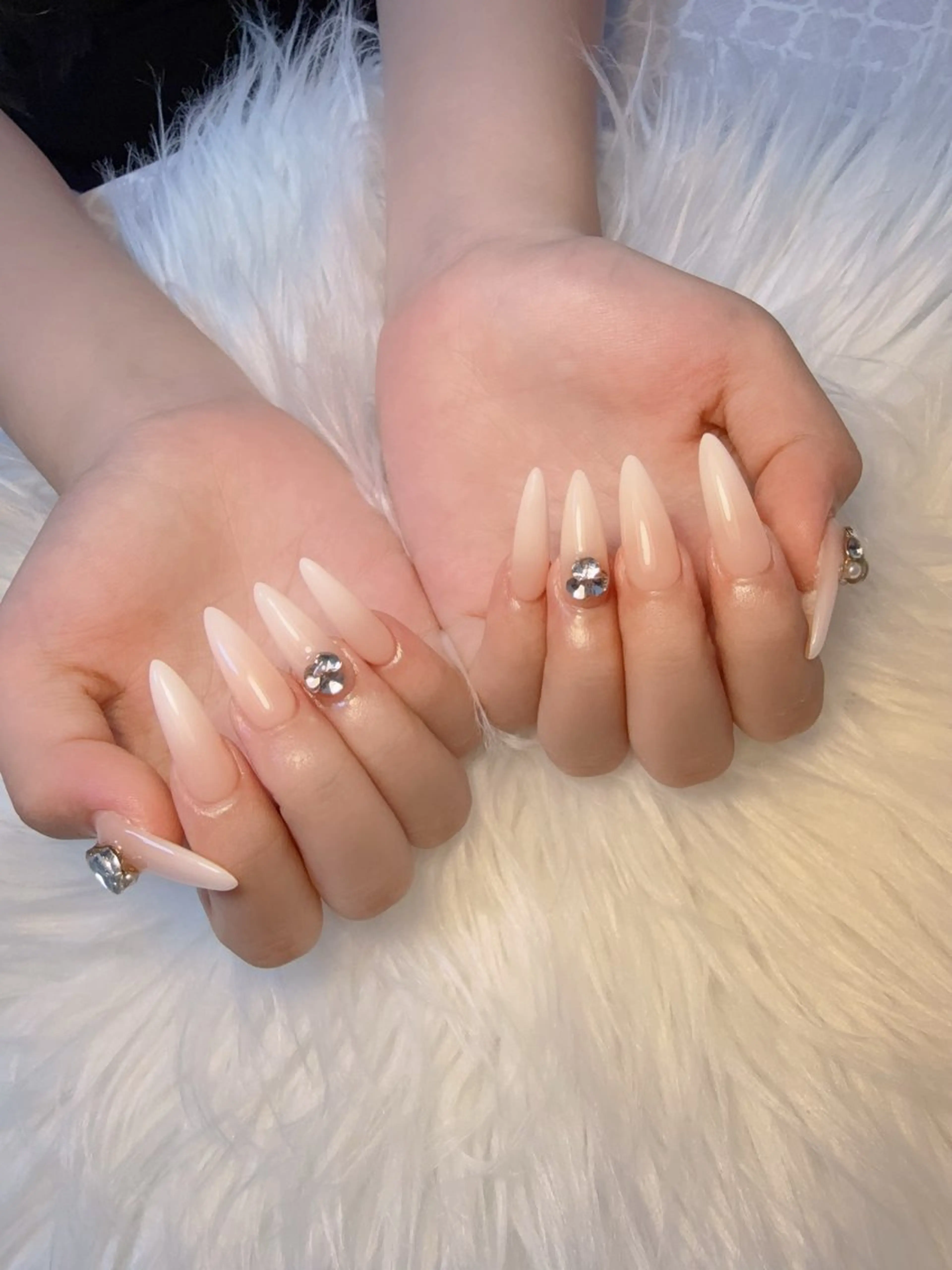 カラグラデーション、ストーンは別料金になります。の写真