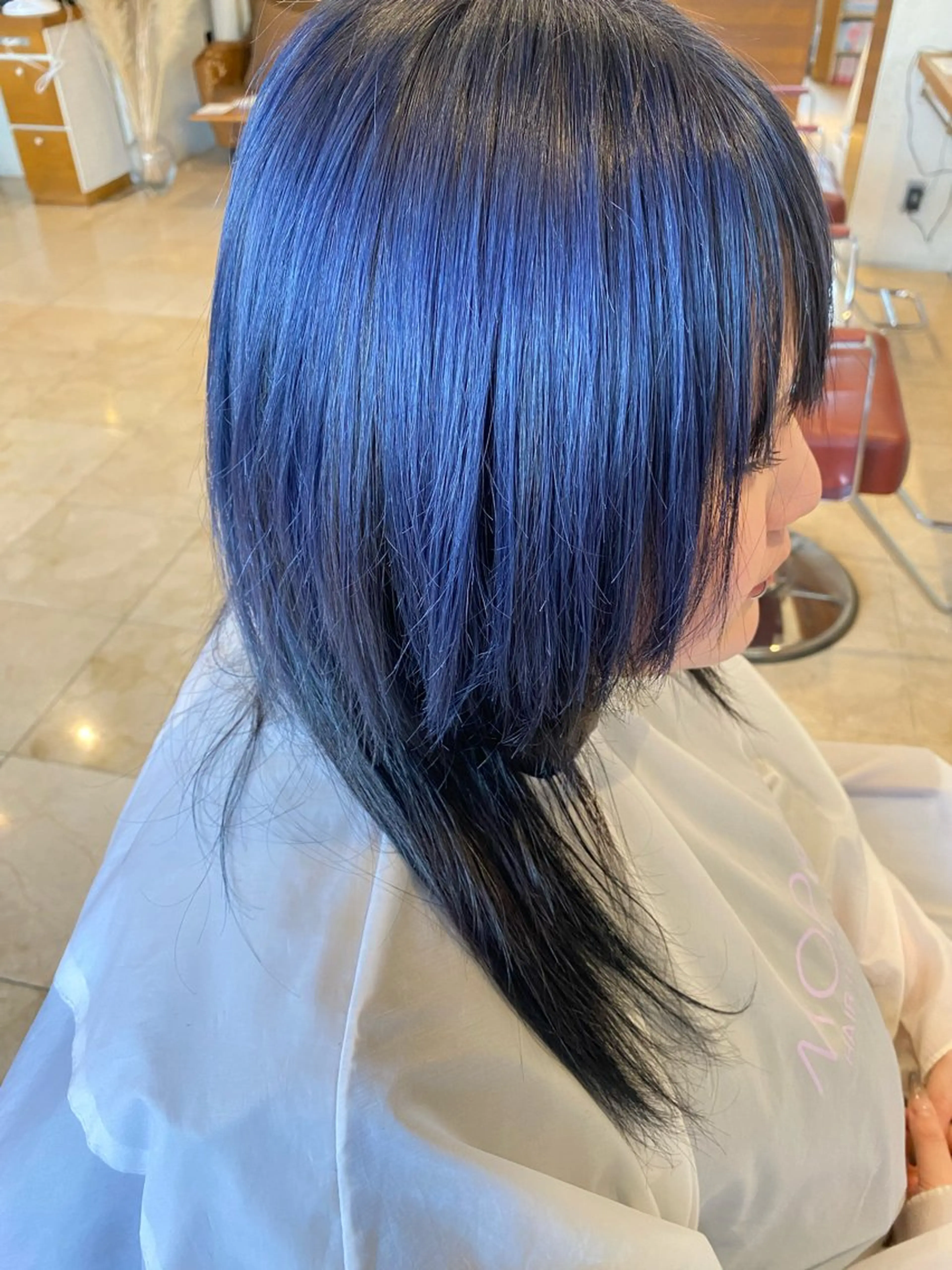 ミディアム カラー 安澤 彩奈のヘアスタイル