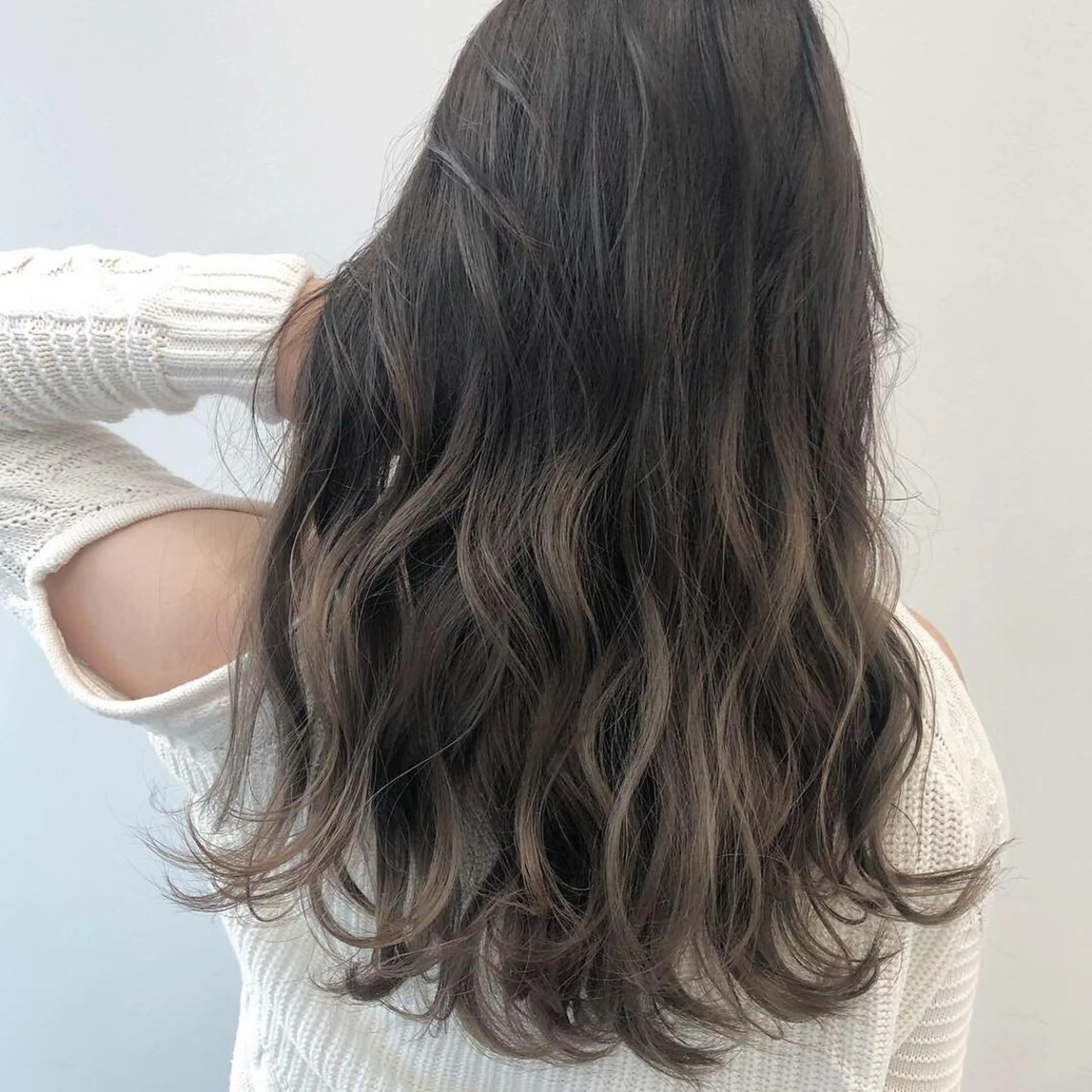 ロング カラー ヘアアレンジ 【公式】amble luxe池袋東口🩷のヘアスタイル