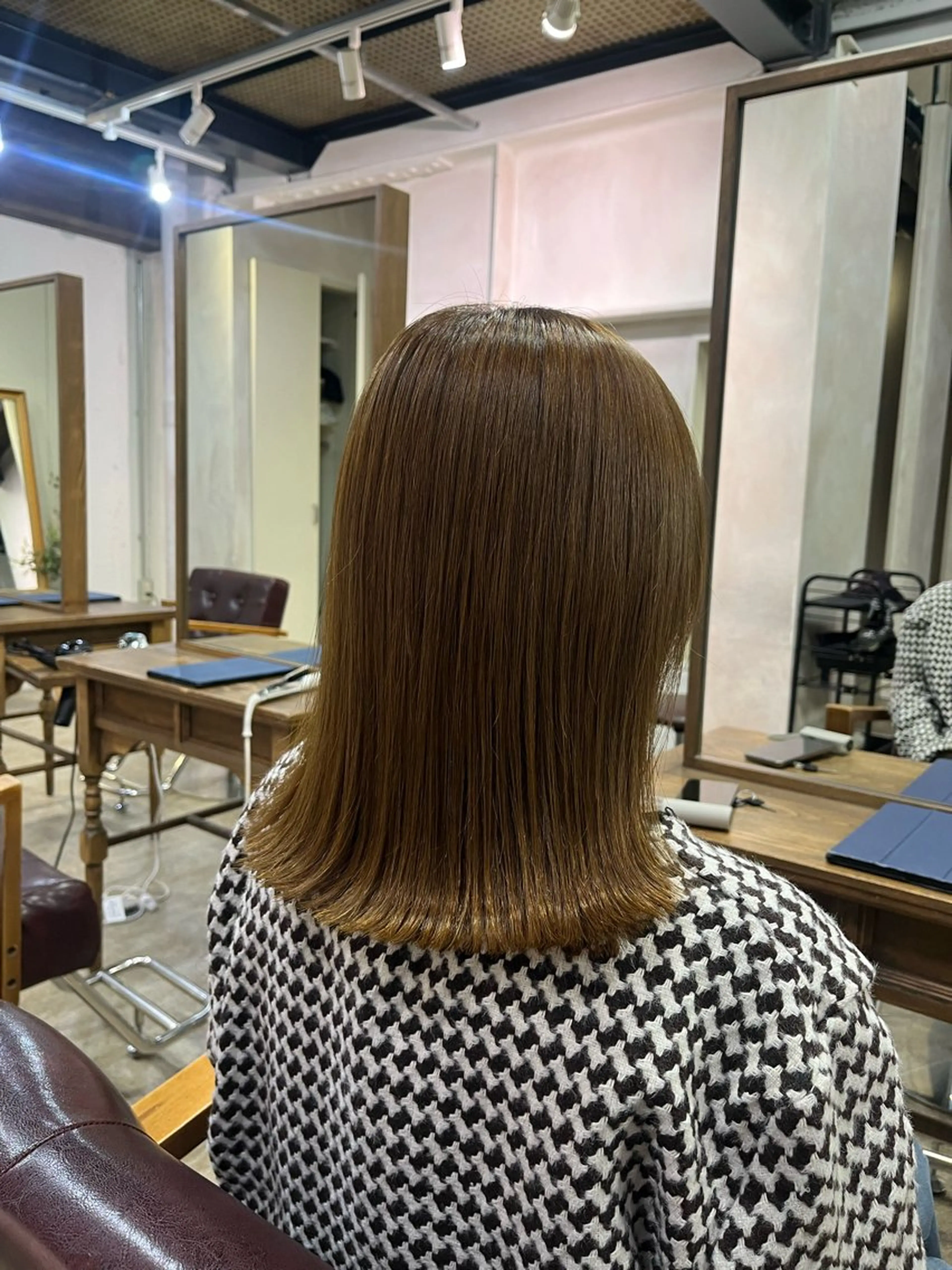 ミディアム 外ハネヘア 🪞透けヘア髪質改善 艶ベージュ/nagiのヘアスタイル