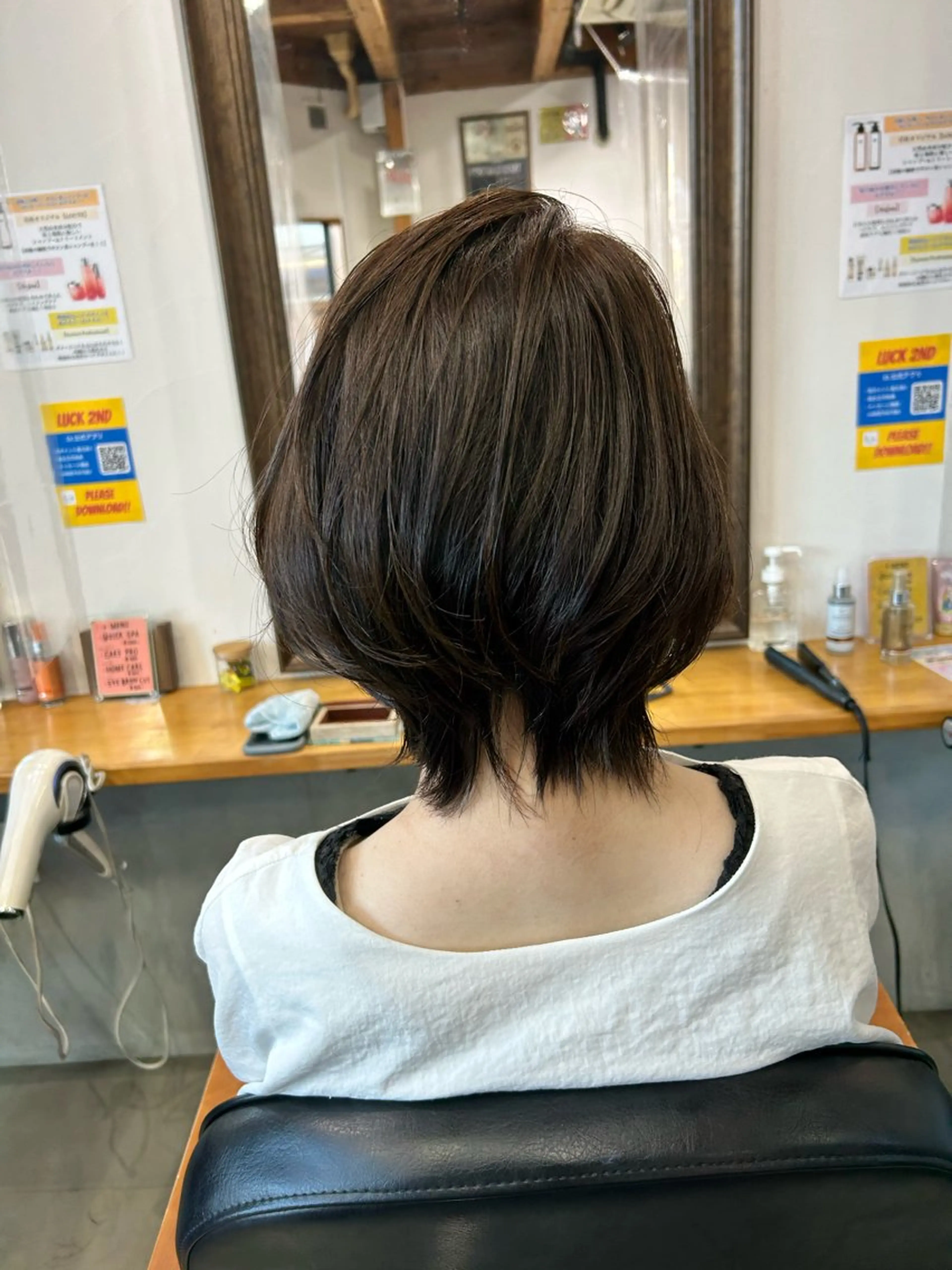 ミディアム ボブレイヤー ボブ レイヤーカット カット 飯田 大樹のヘアスタイル