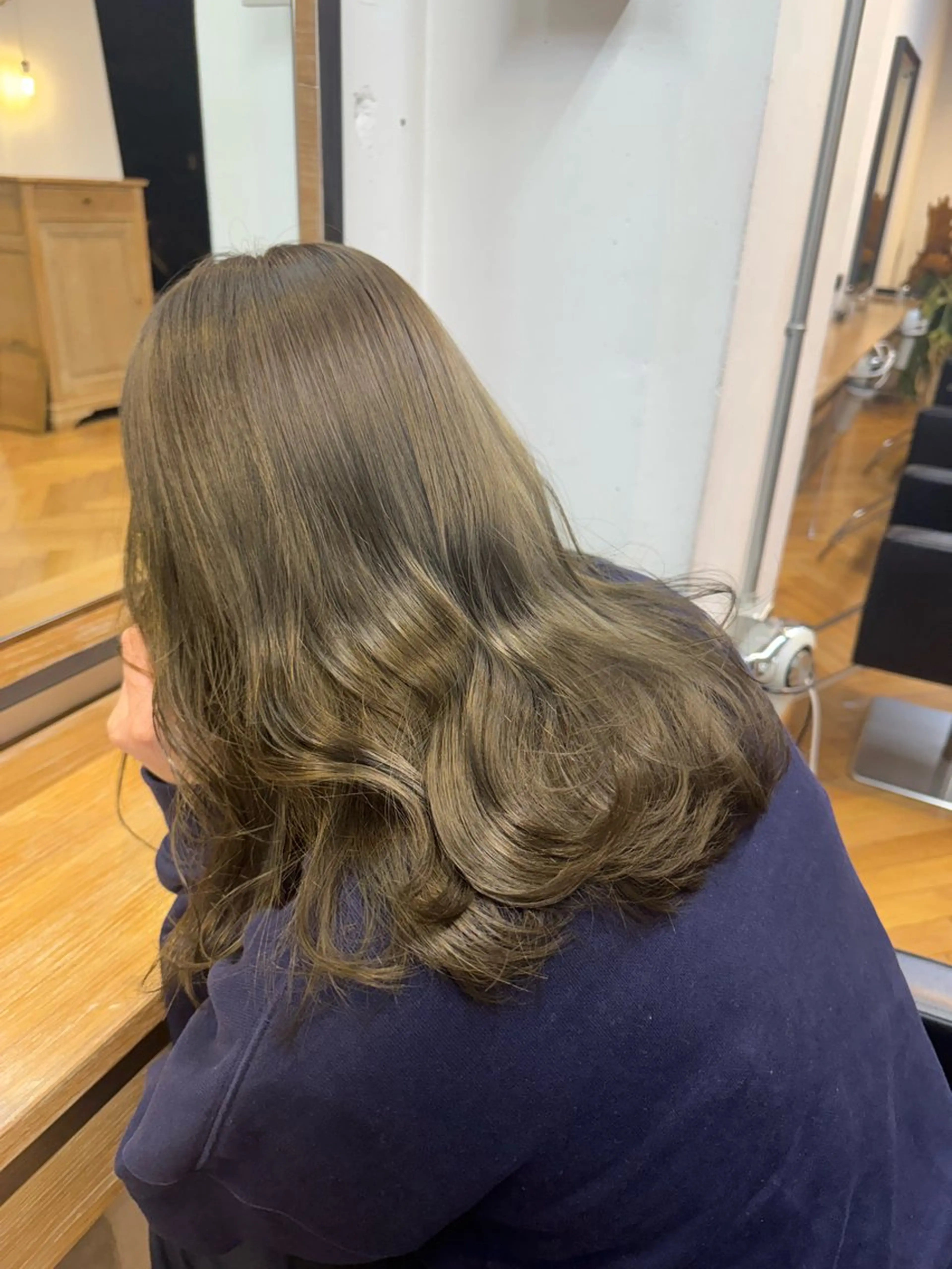 カラー ベージュカラー ヘーゼル YURiA レイヤー🫧暖色のヘアスタイル