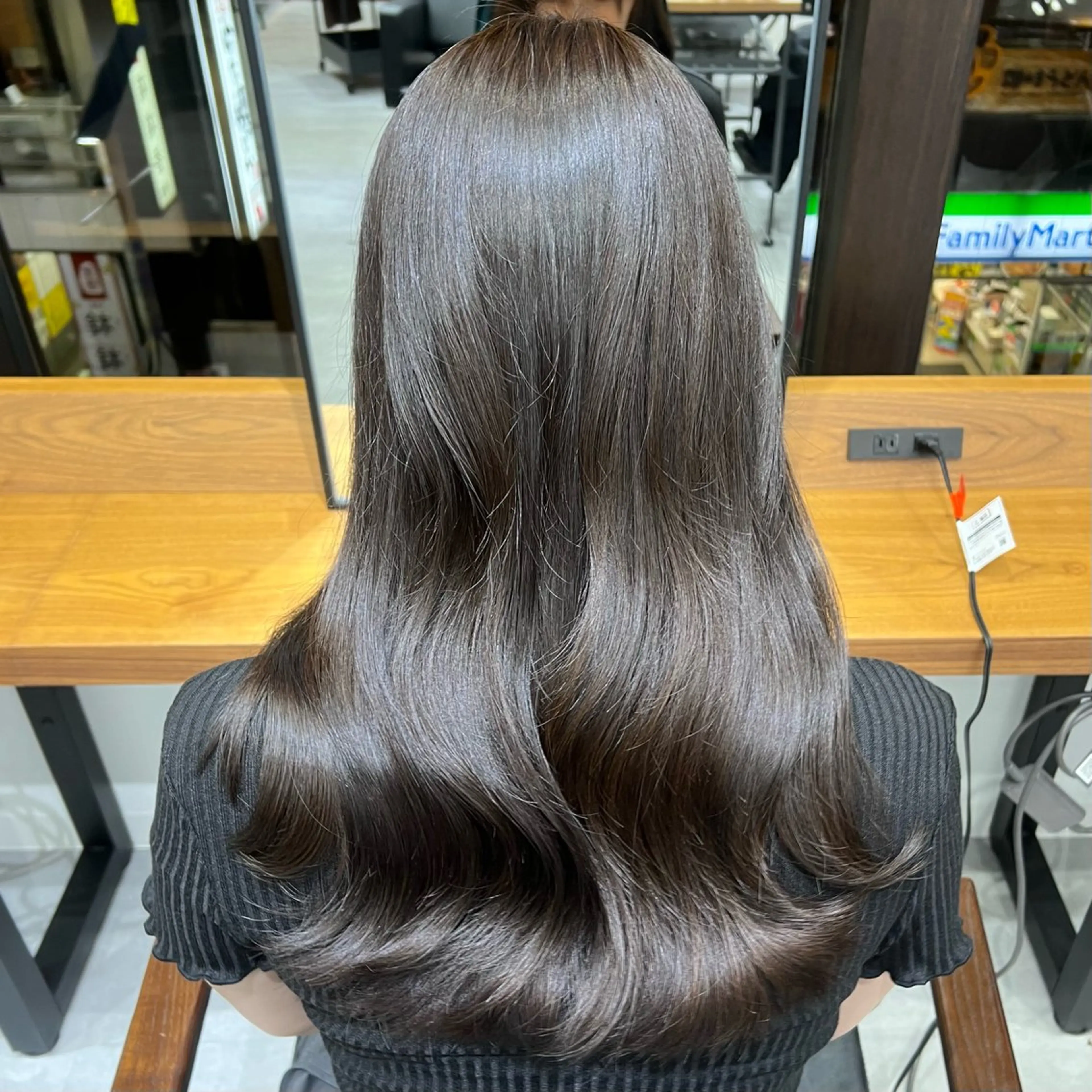 ロング カラー ベージュカラー ブラウンカラー ブラウンベージュ 透明感カラー グレージュ いろあそび所属・12月限定🉐カット モデル募集🉐のヘアスタイル