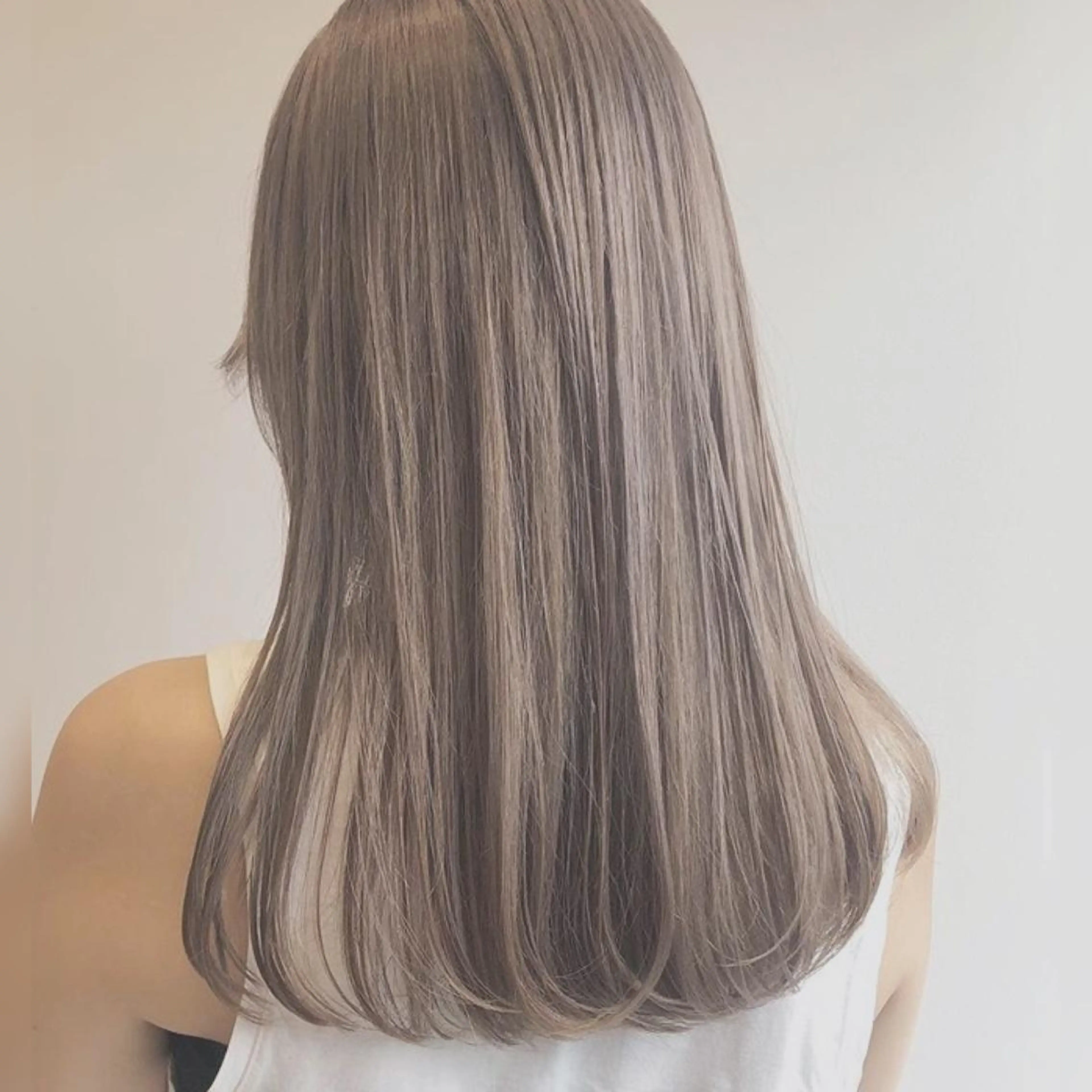 ミディアム カラー ヘアアレンジ ハイトーン/ ボブ 中村麟のヘアスタイル