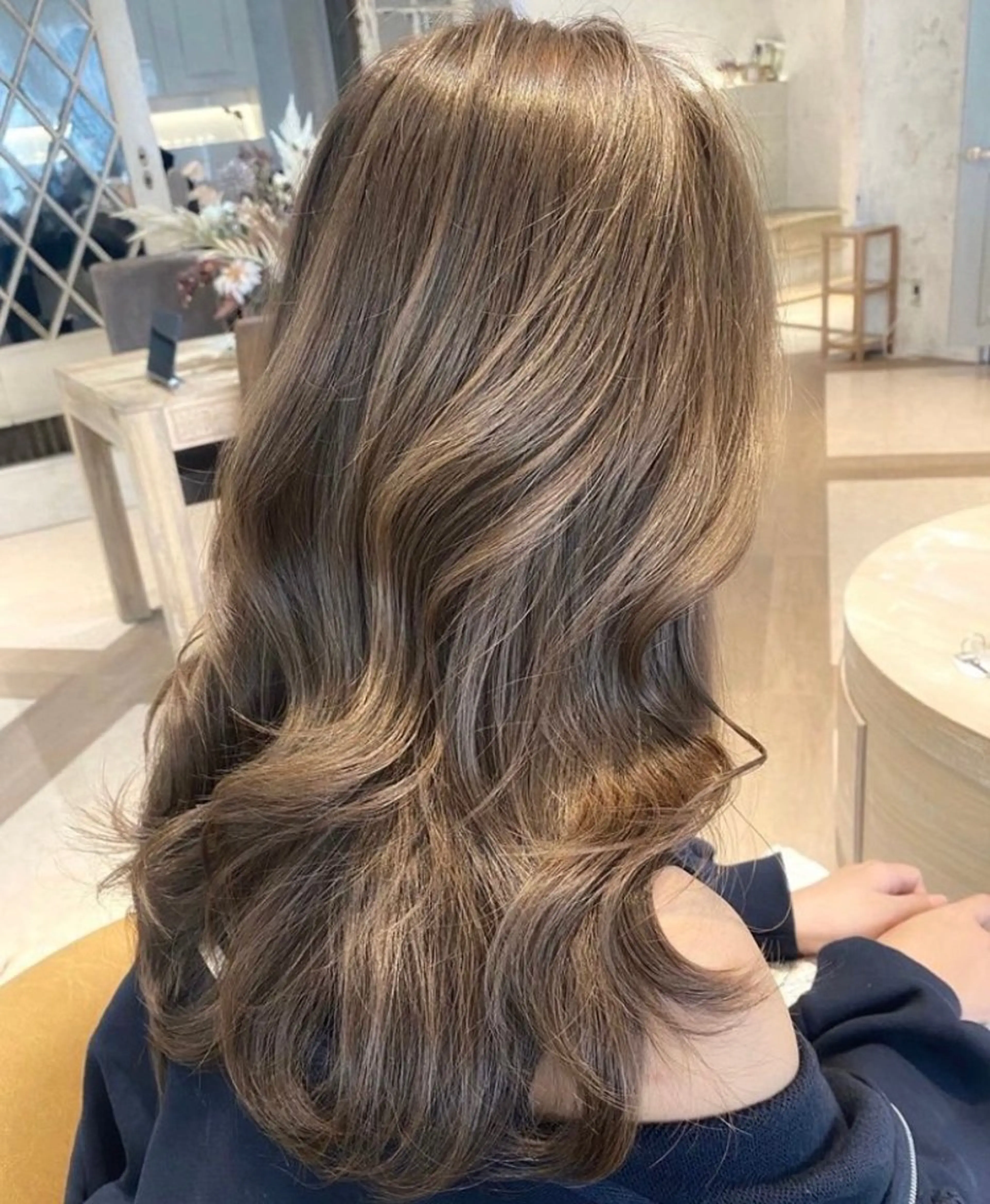 ロング ❤️ブリーチなし💚 ダブルカラー平野実花のヘアスタイル