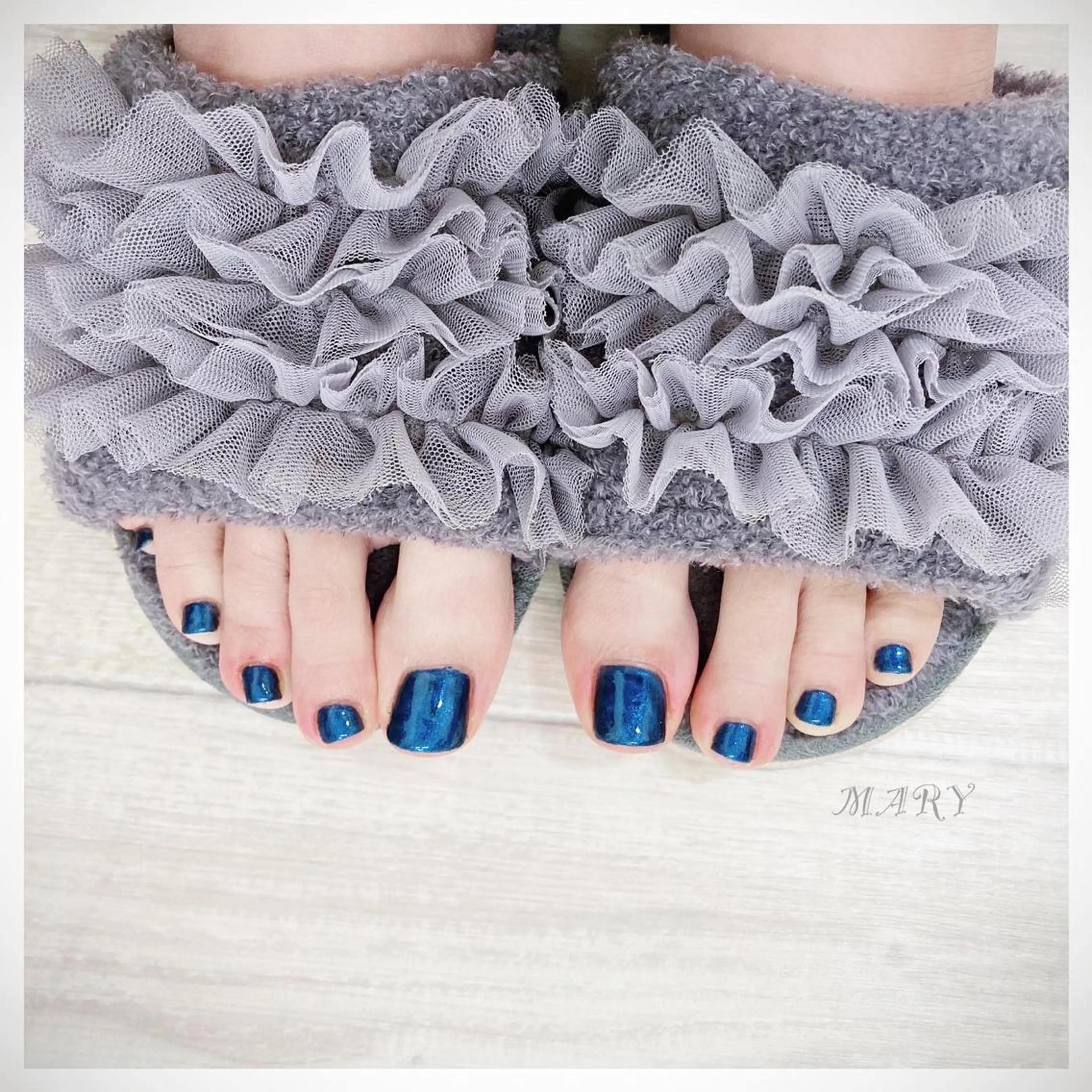 ネイル ブルー フットネイル ニュアンスネイル ワンカラーネイル シンプルネイル Mary nail所属・Mary nail .narumiのネイルデザイン