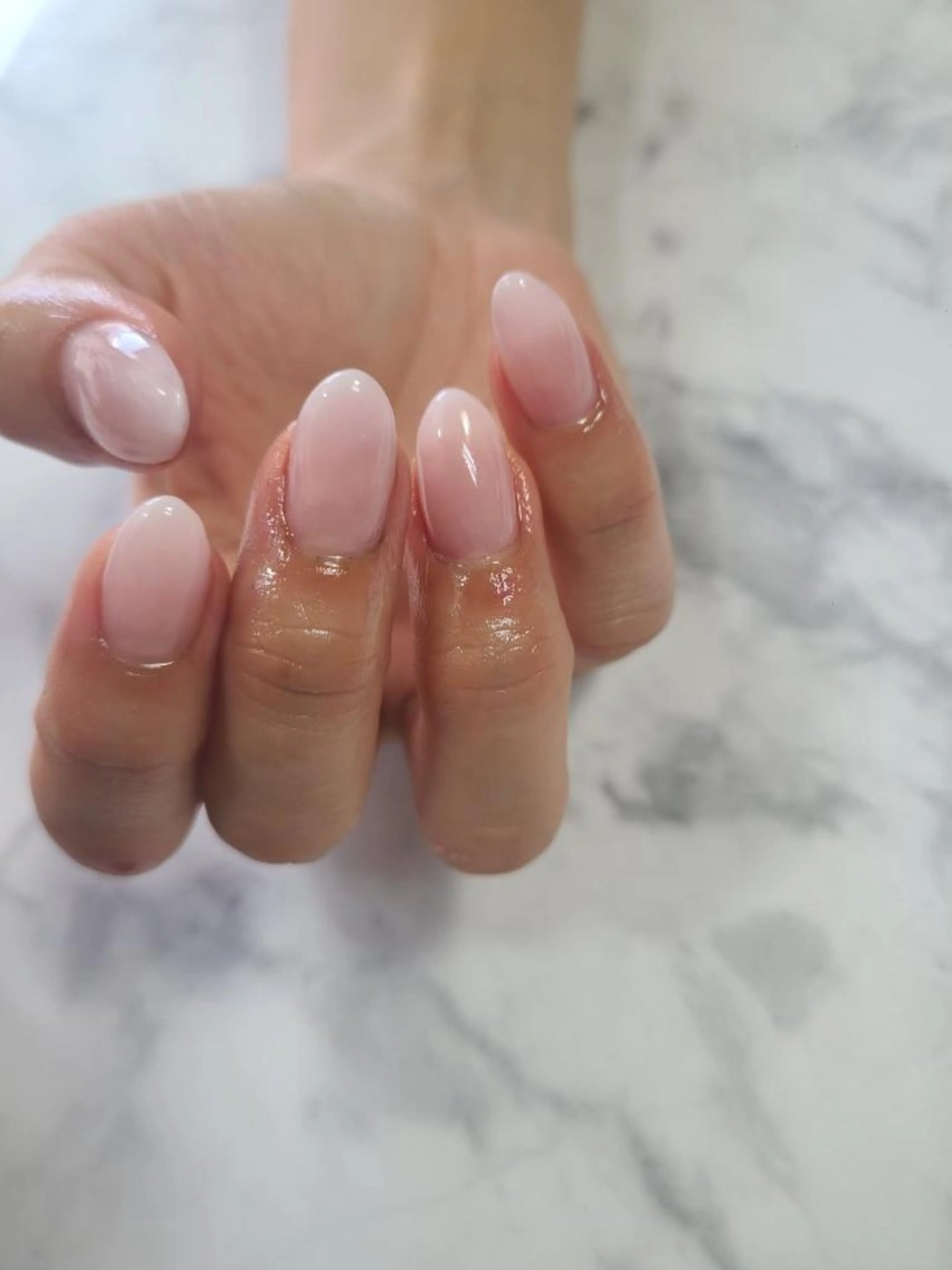 ネイル ジェルネイル グラデーション ピンク シンプルネイル ホワイト A"nail ネイリストayanaのネイルデザイン