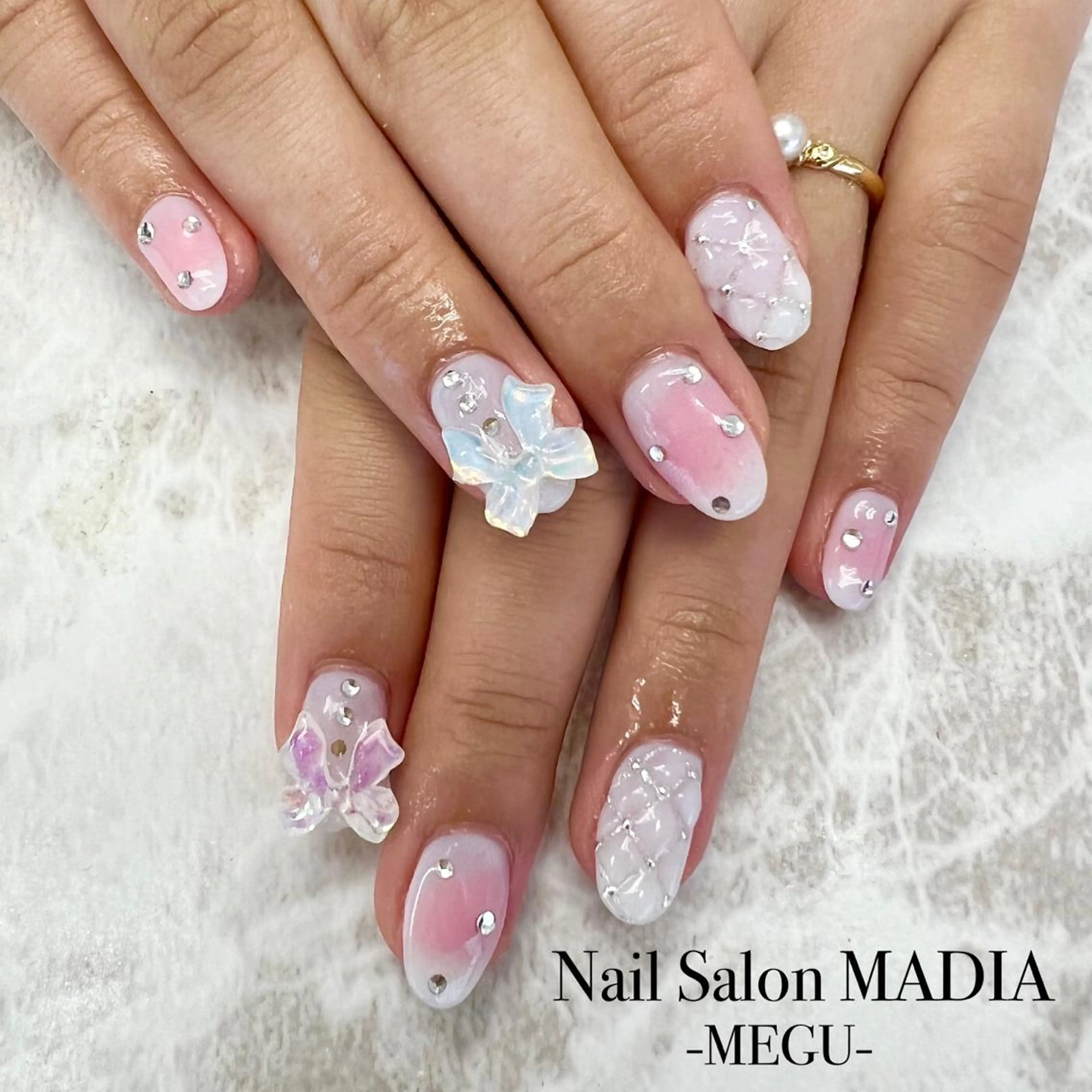 ネイル MADIA藤沢所属・MADIA MEGUのネイルデザイン