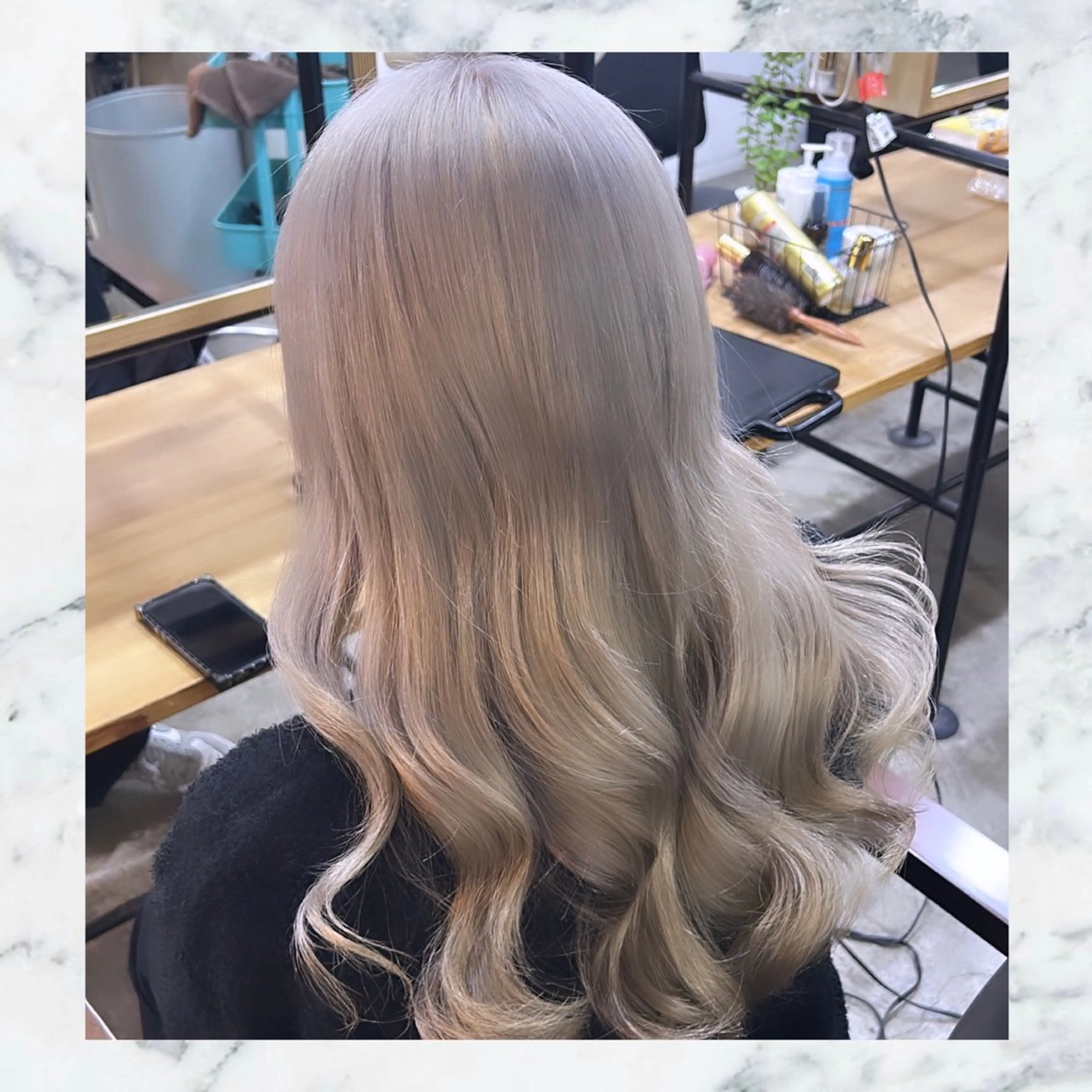 カラー ベージュカラー 黒髪 ブリーチ ブロンド ブルーカラー SOYON所属・艶髪✖️ハイトーン 🫧YURIA🫧のヘアスタイル