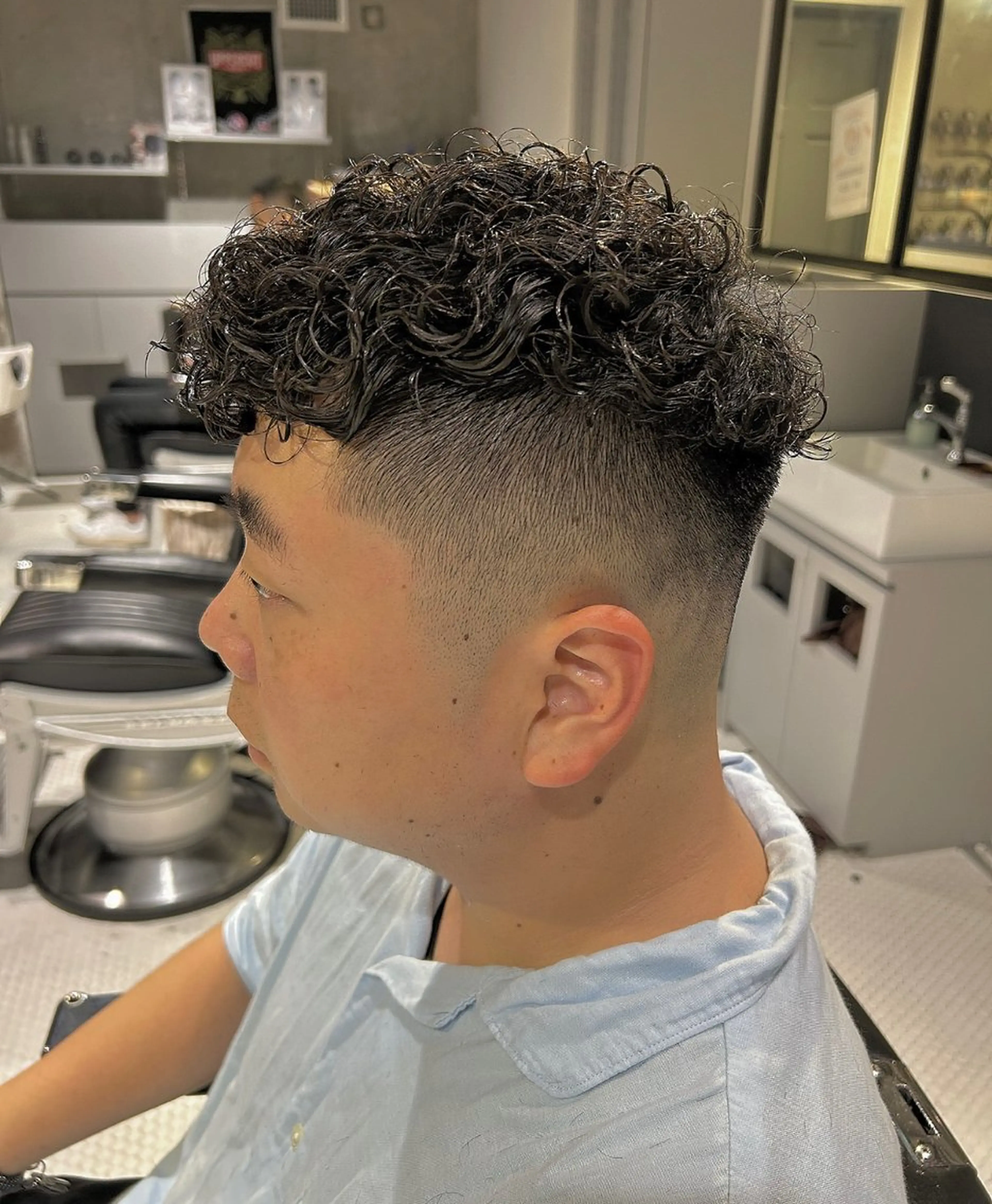 ショート パーマ メンズ スペインカール ヘアーサロンチョップショップ所属・吉祥寺駅 takumiのヘアスタイル