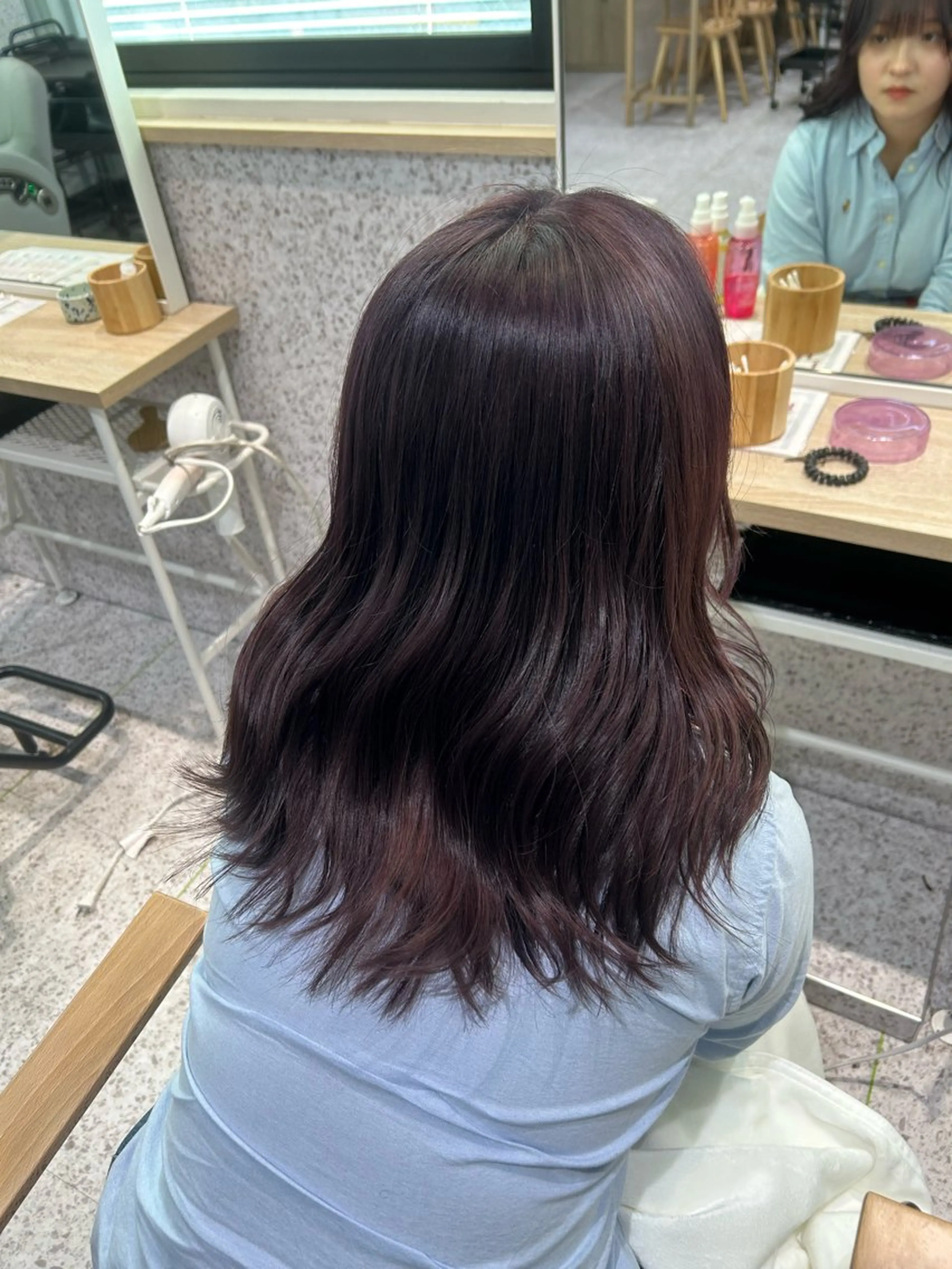 カラー ダブルカラー イヤリングカラー ハイトーンカラー インナーカラー 髪質改善 ヘアカラー ♡ハイトーン★ ネイル/しの♡のヘアスタイル