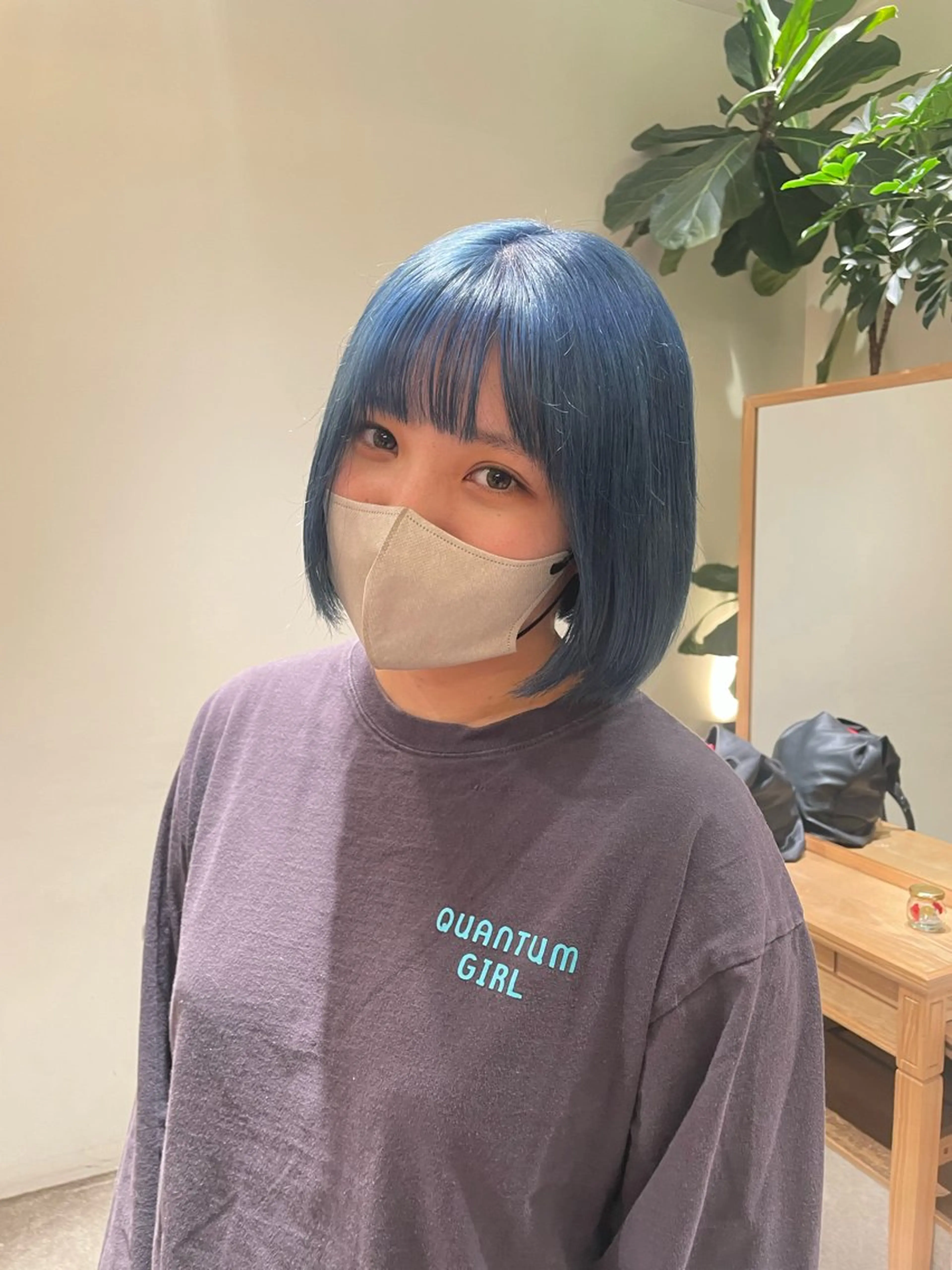 ショート カラー ブリーチ ブルーカラー ヘアカラー トリートメント リカ/ハイトーン ・オリーブ🍀のヘアスタイル