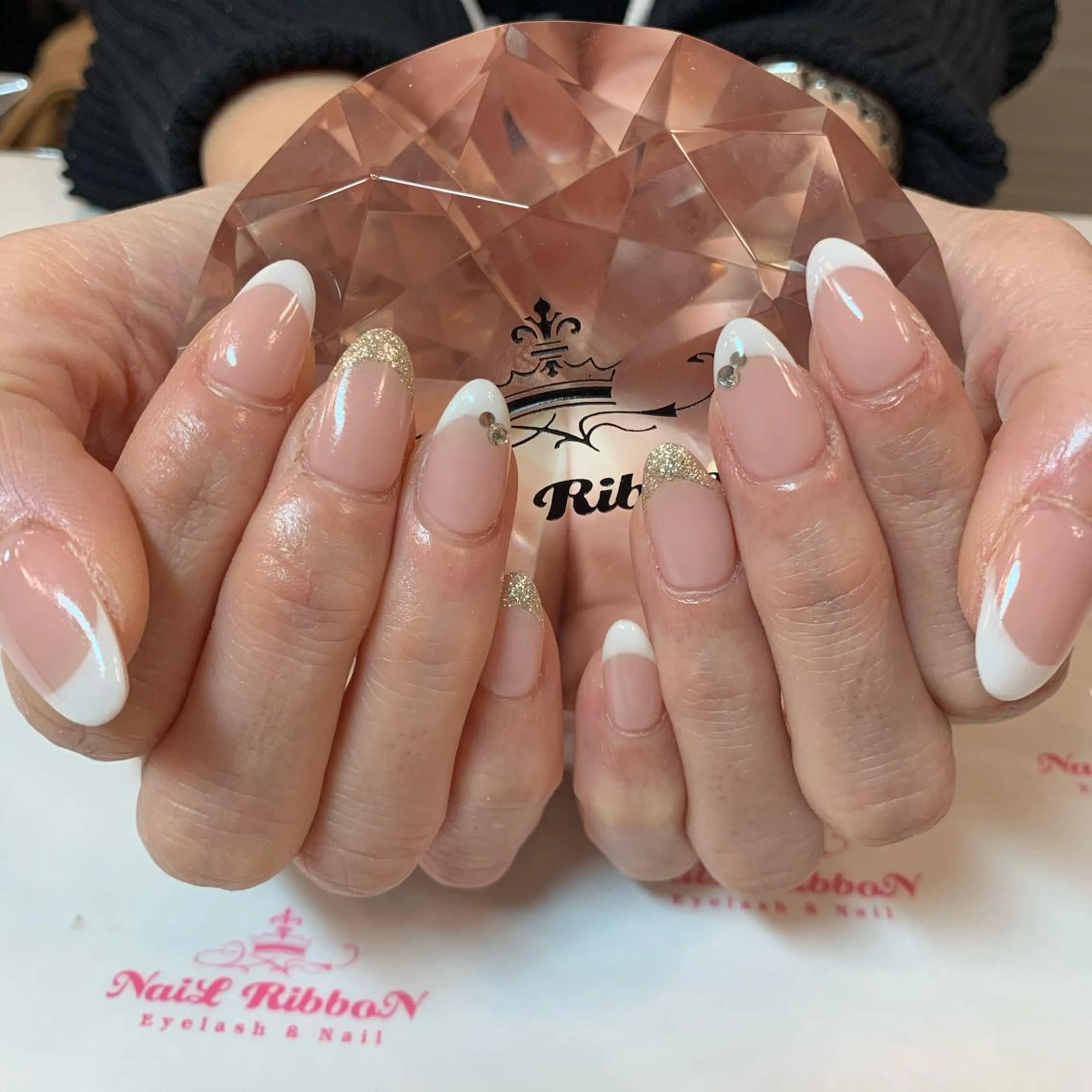 ネイル ネイルリボン 受付スタッフのネイルデザイン