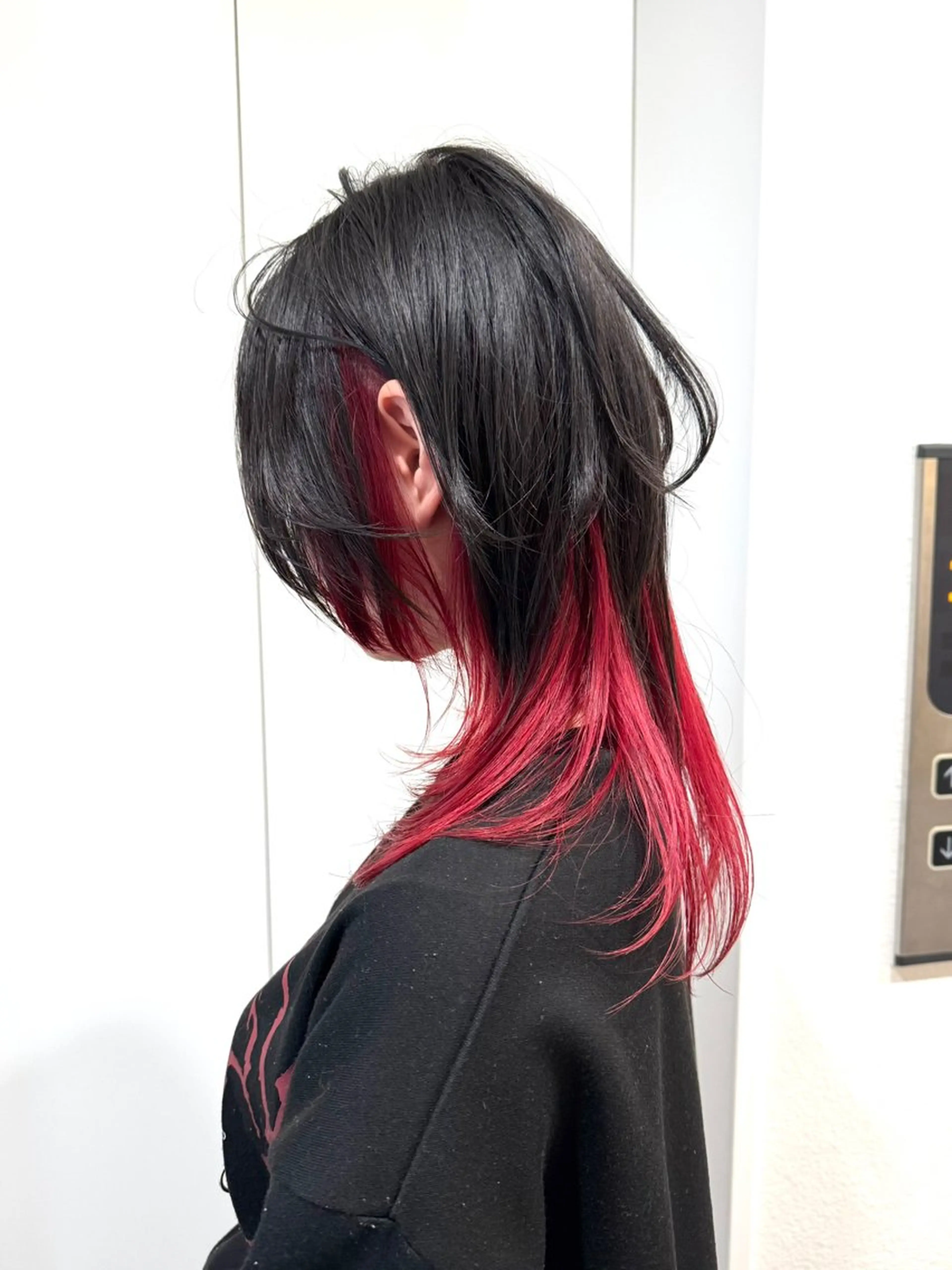 ミディアム カラー ハイトーンカラー インナーカラー レイヤーカット ウルフカット カット ヘアカラー トリートメント ハイトーン/レイヤー /ウルフ⭐️永田⭐️のヘアスタイル