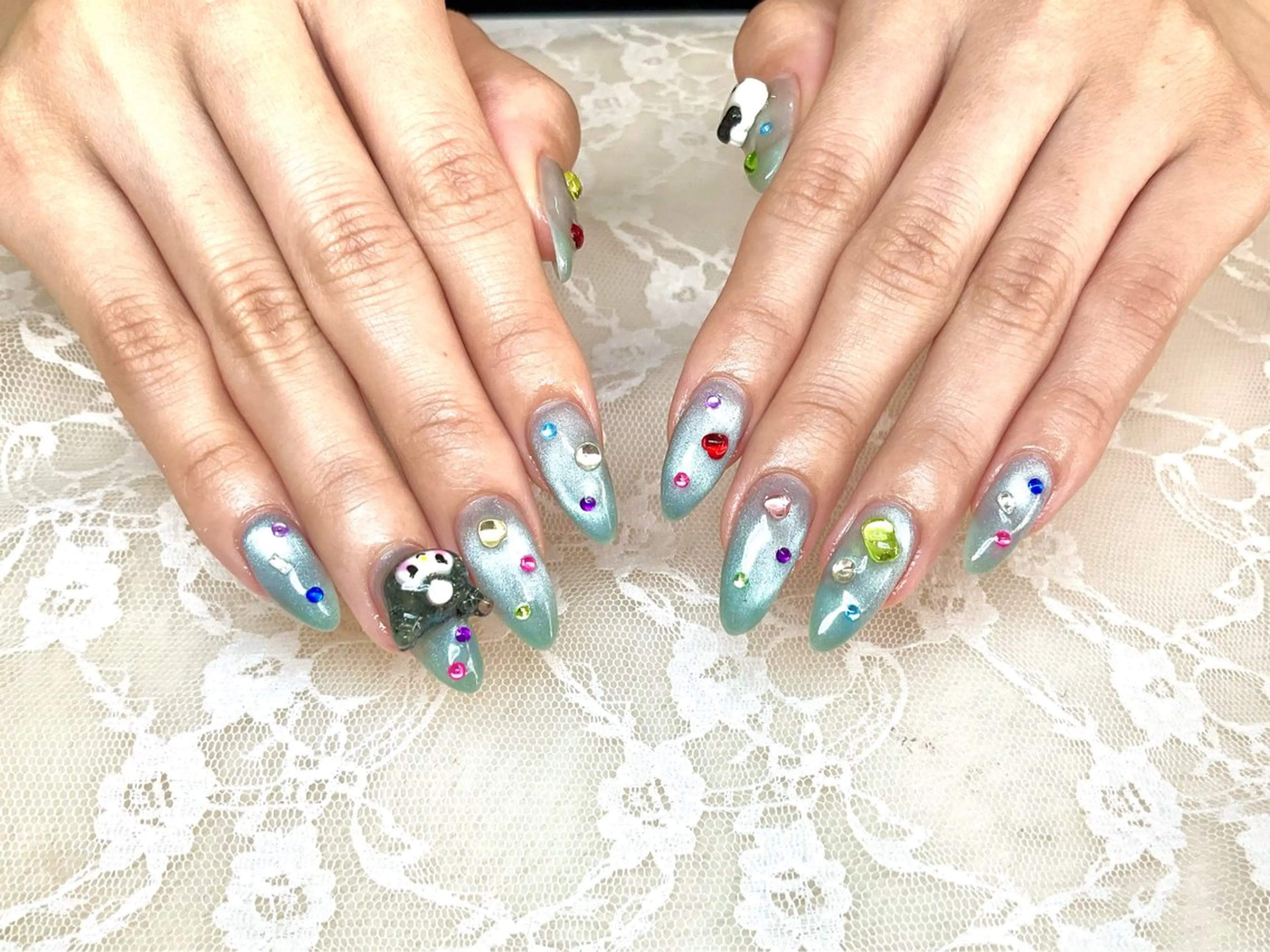 ネイル 水色 ストーンネイル ワンホンネイル ハンドネイル ハンドケア 心斎橋Salon Epokkuのネイルデザイン