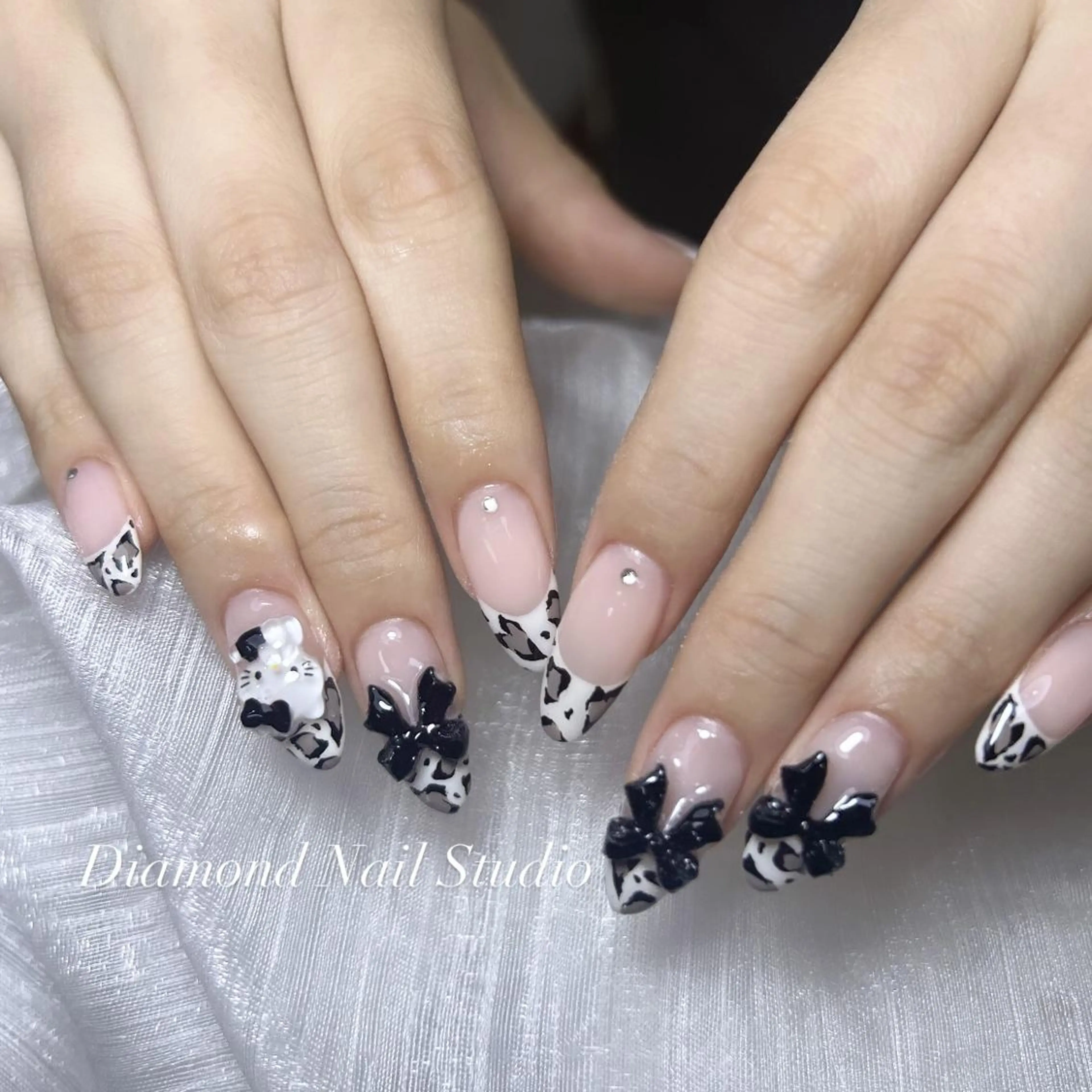 ネイル アートネイル オーロラネイル ガーリー キラキラネイル マグネットネイル ハンドネイル ハンドケア Diamond AYU💜のネイルデザイン