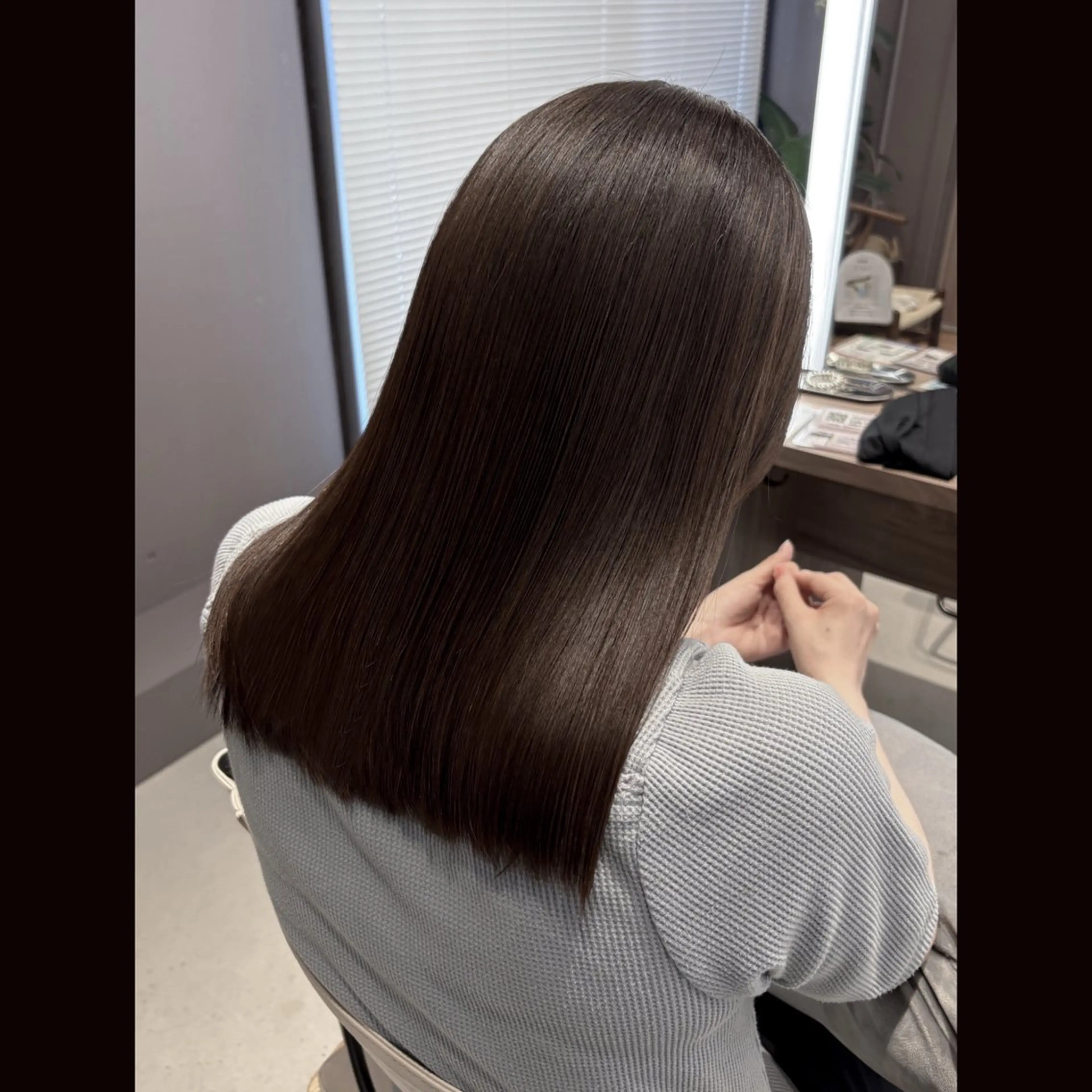 セミロング トリートメント 彩名/透明感カラー/ ボブ/レイヤーカットのヘアスタイル