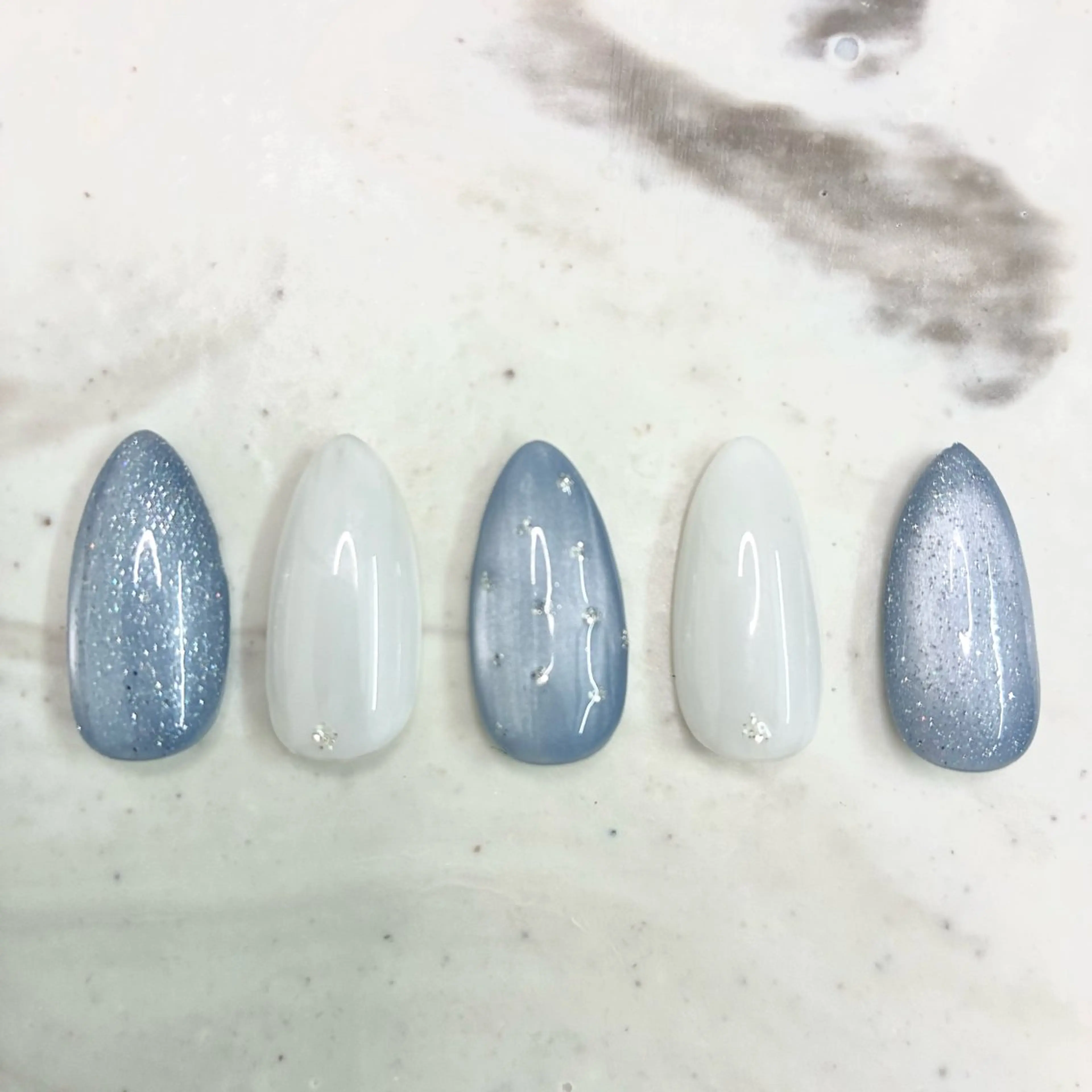 ネイル @.Freestyle所属・Tess +のネイルデザイン