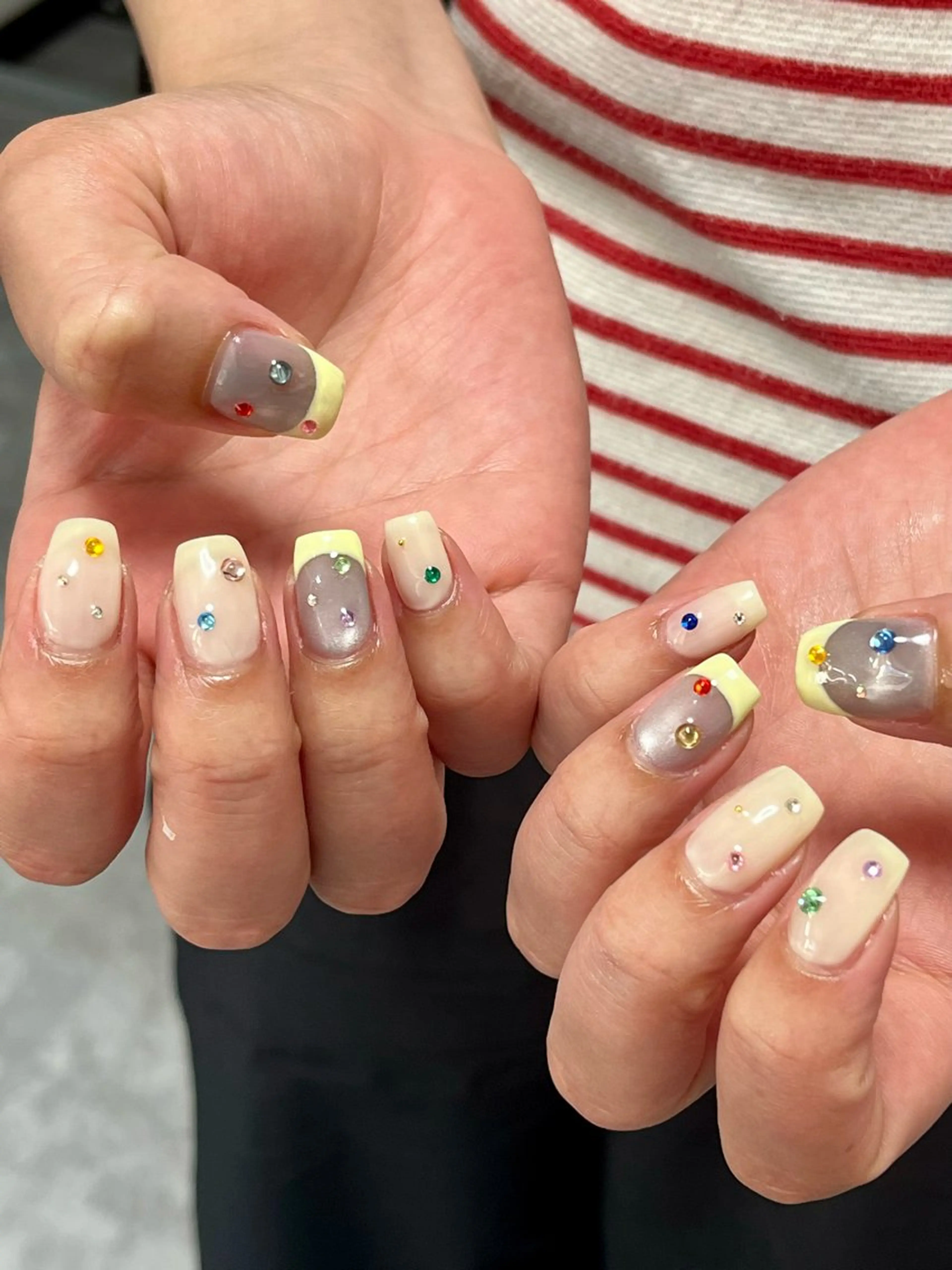 ネイル フレンチネイル マグネットネイル 黄色 ハンドネイル NailByua 武蔵新城徒歩4分のネイルデザイン