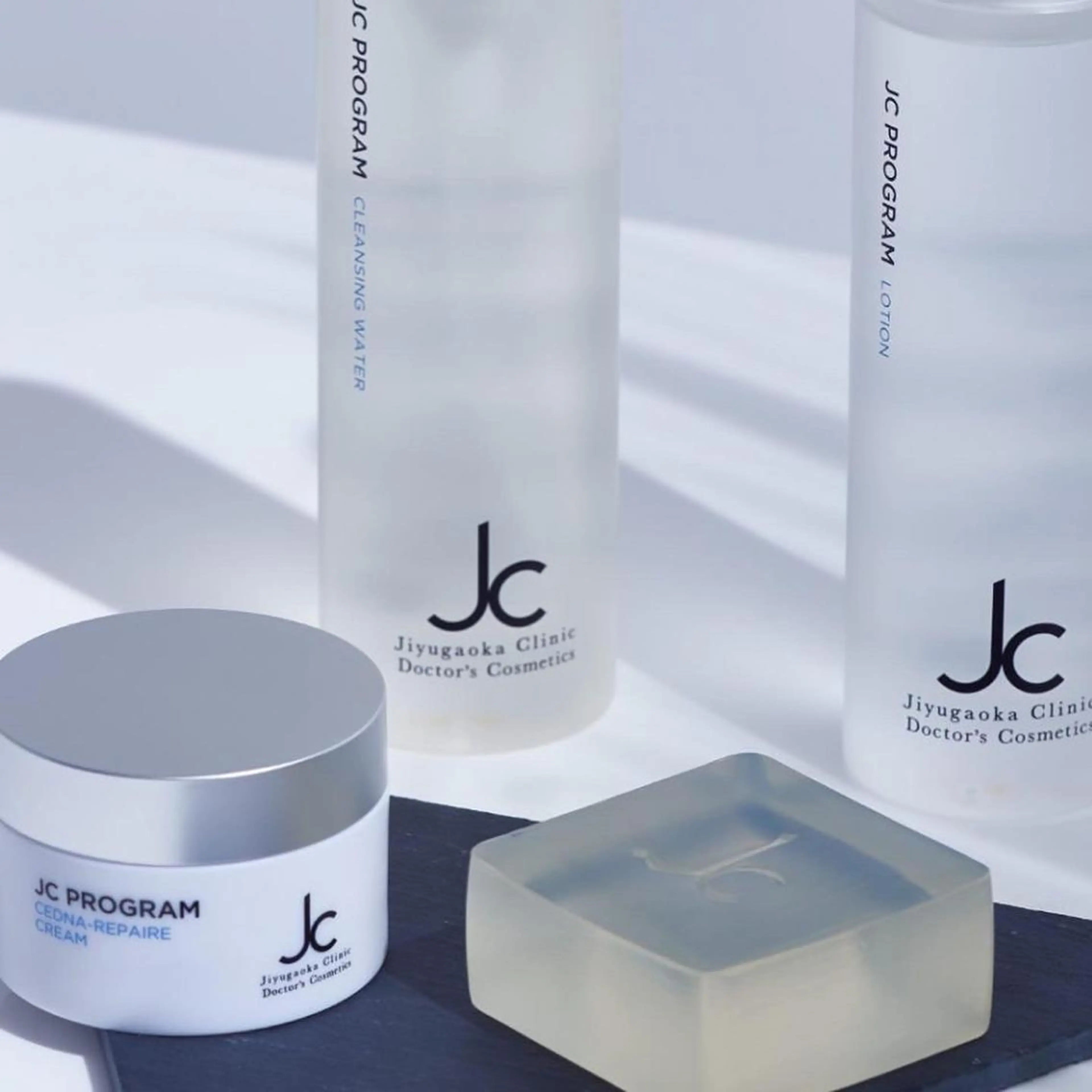 total beauty DIAのネイルデザイン