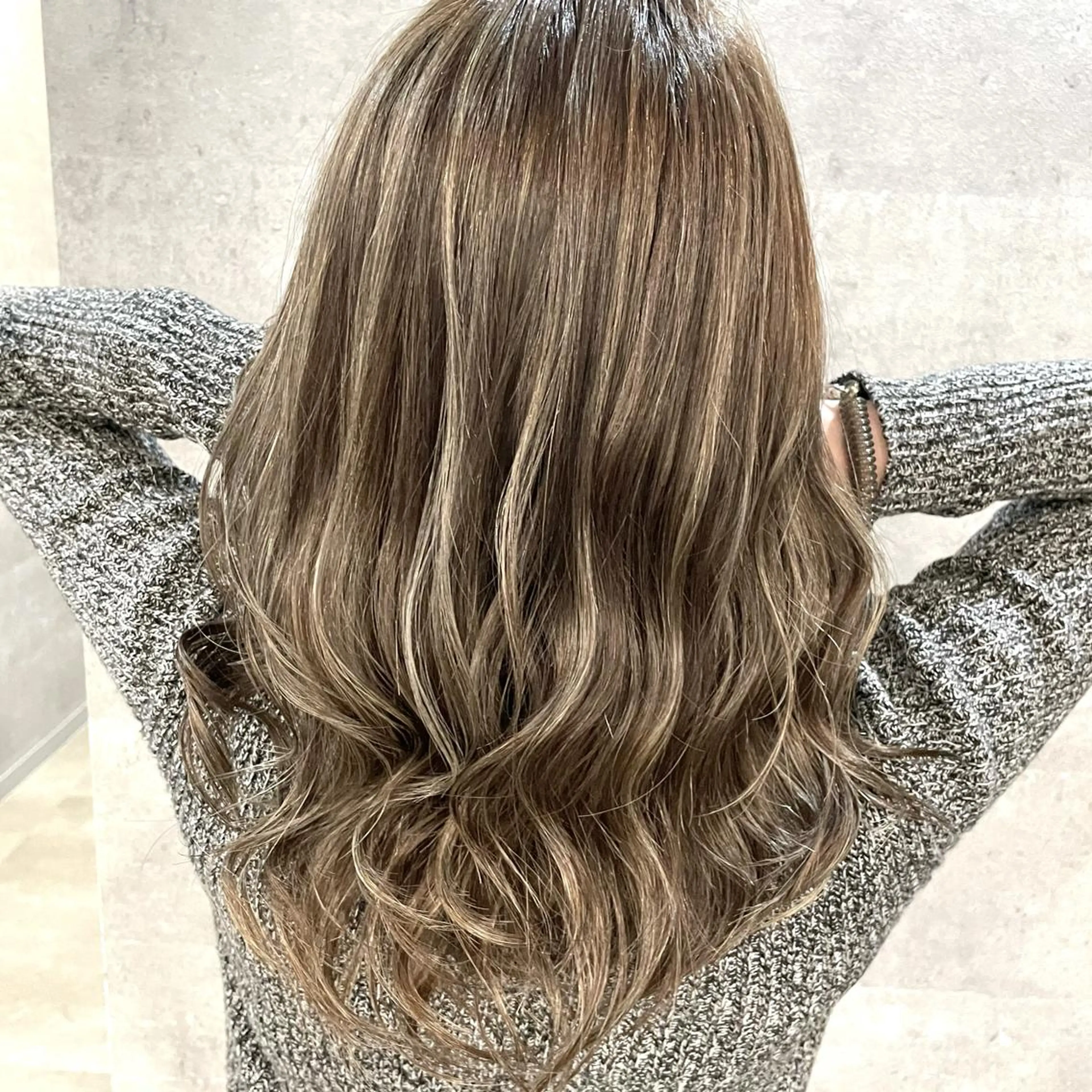 セミロング カラー ハイライトカラー ハイライト MiL所属・✨ハイトーン✨ 濱田知孝のヘアスタイル