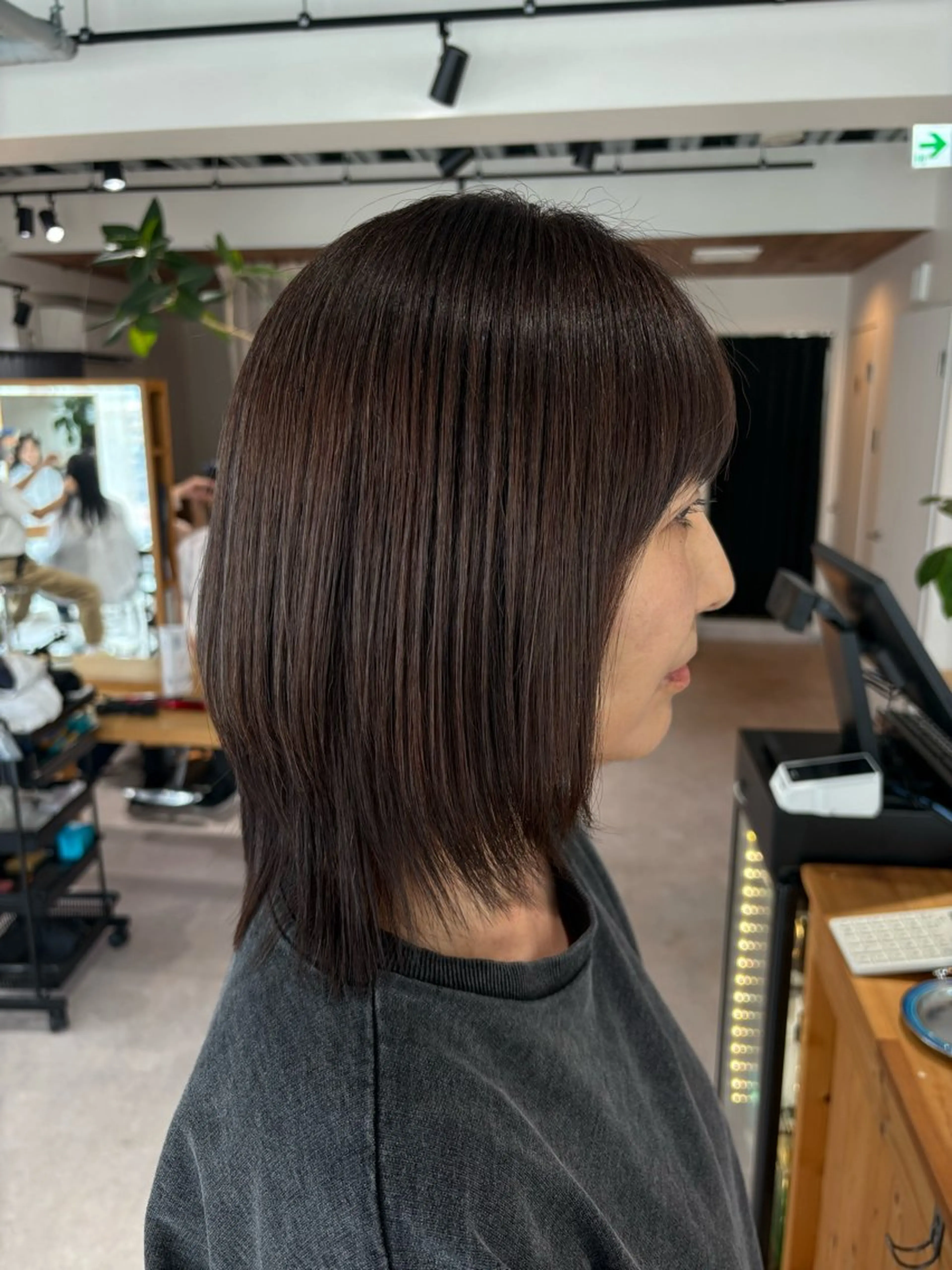 ミディアム カラー ヘアカラー aina / n.w.hのヘアスタイル