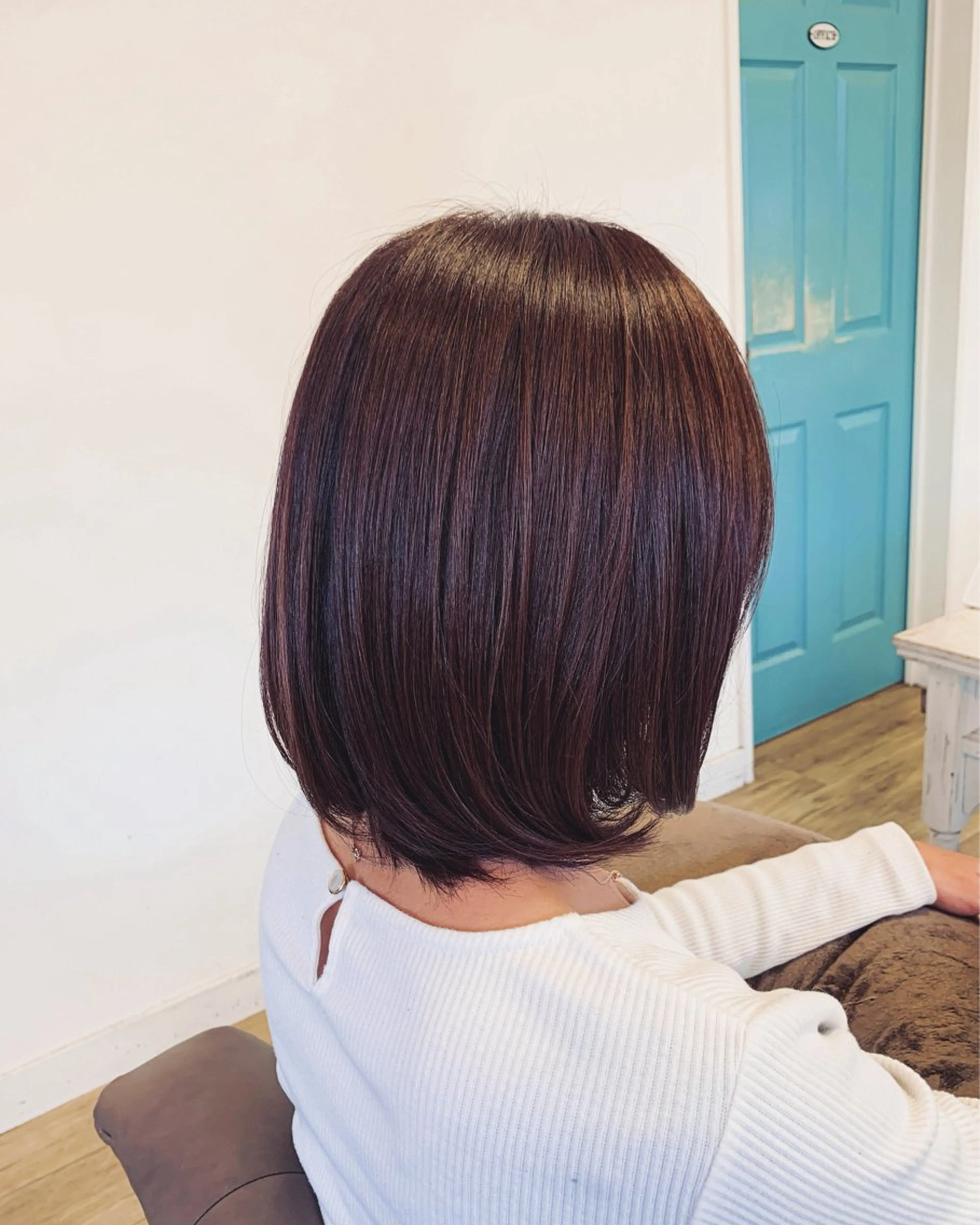 ミディアム パープルカラー 安藤 あおいのヘアスタイル