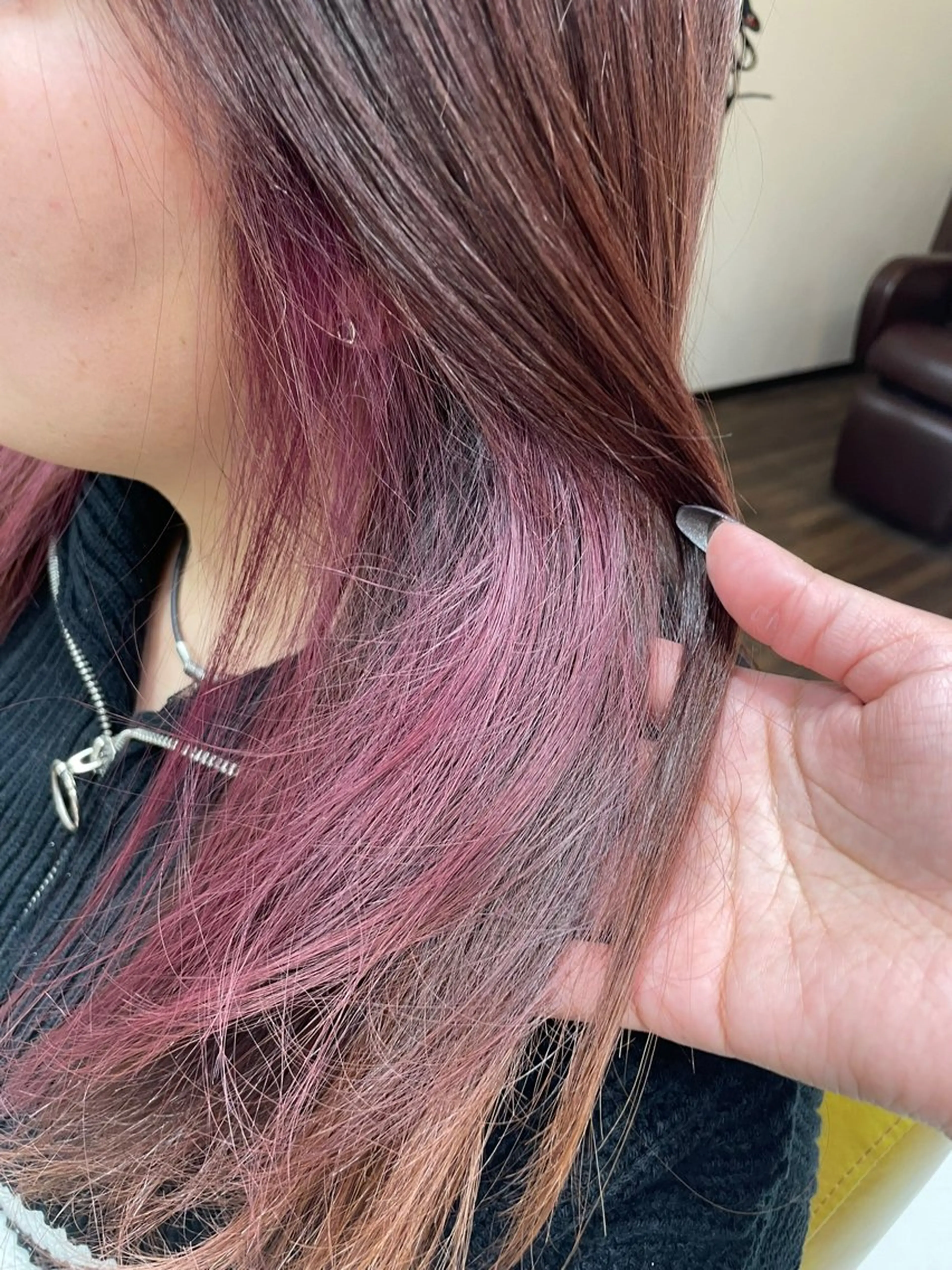 セミロング カラー 大内 カオリのヘアスタイル