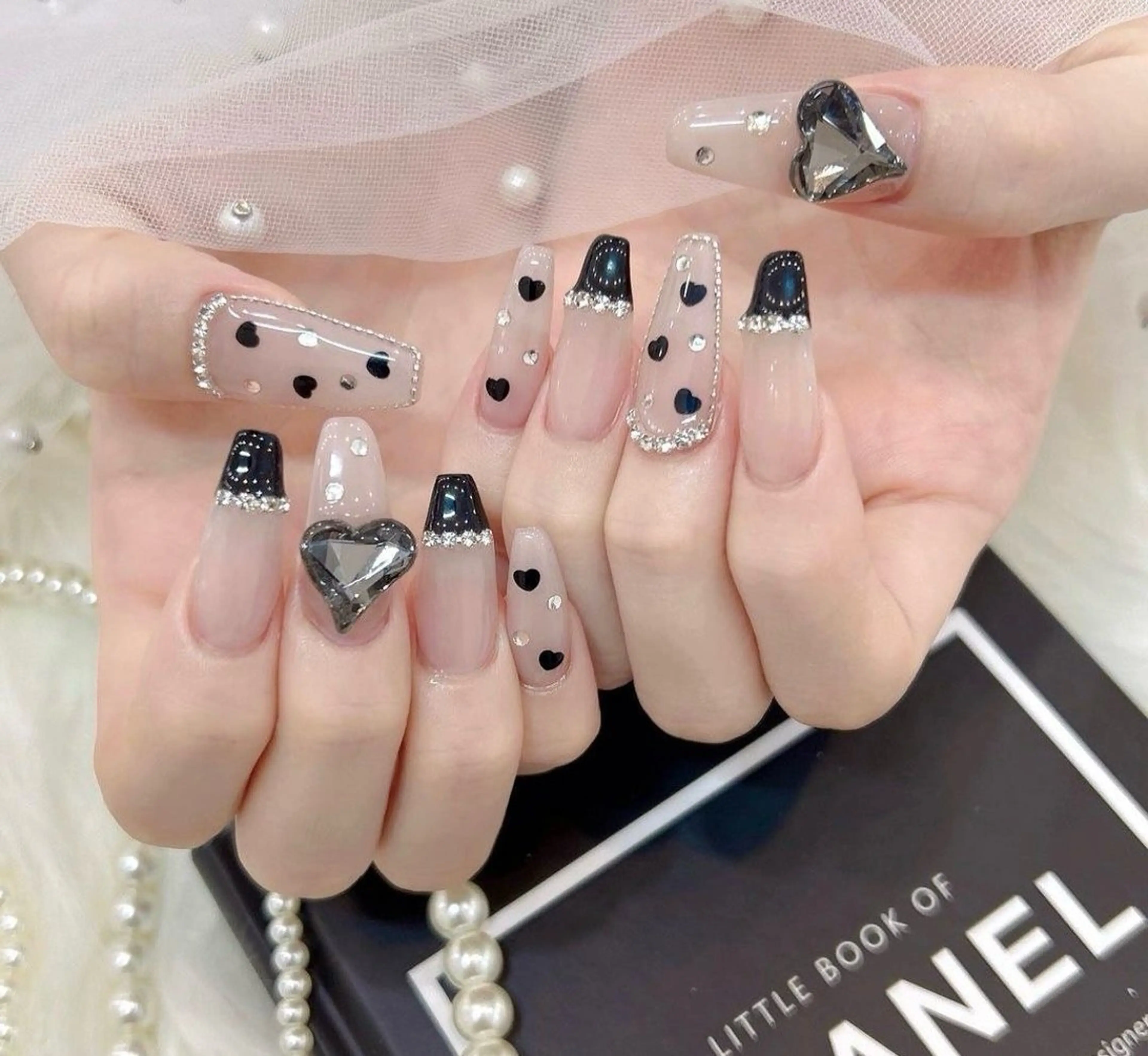 ネイル マグネットネイル ピンク ネイルチップ 冬ネイル クリスマス Lee Nailsのネイルデザイン