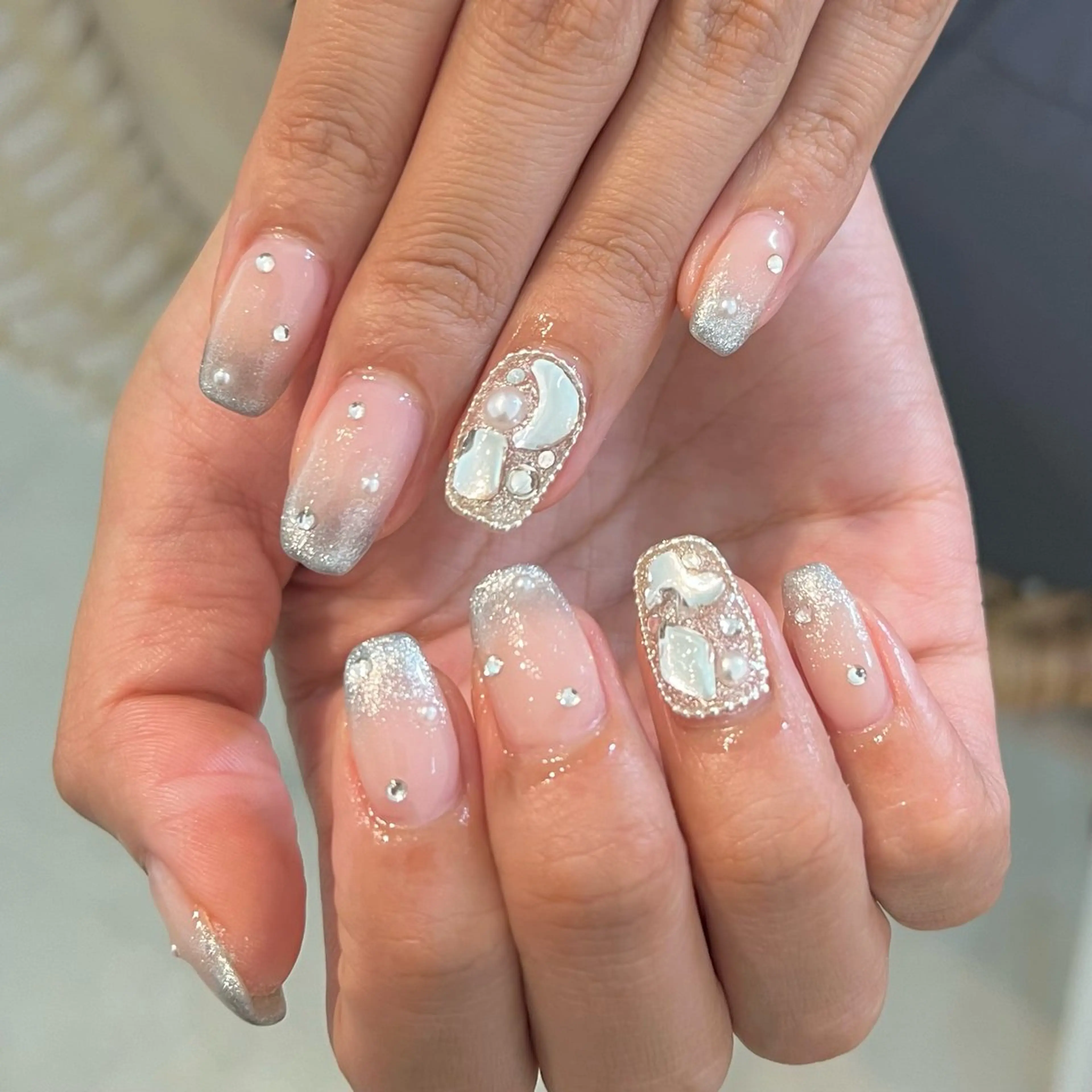 ネイル キラキラネイル マグネットネイル ハンドネイル sio.nail&eyebrow salon shimokitazawa2号店所属・nailist mana𖤐´-のネイルデザイン