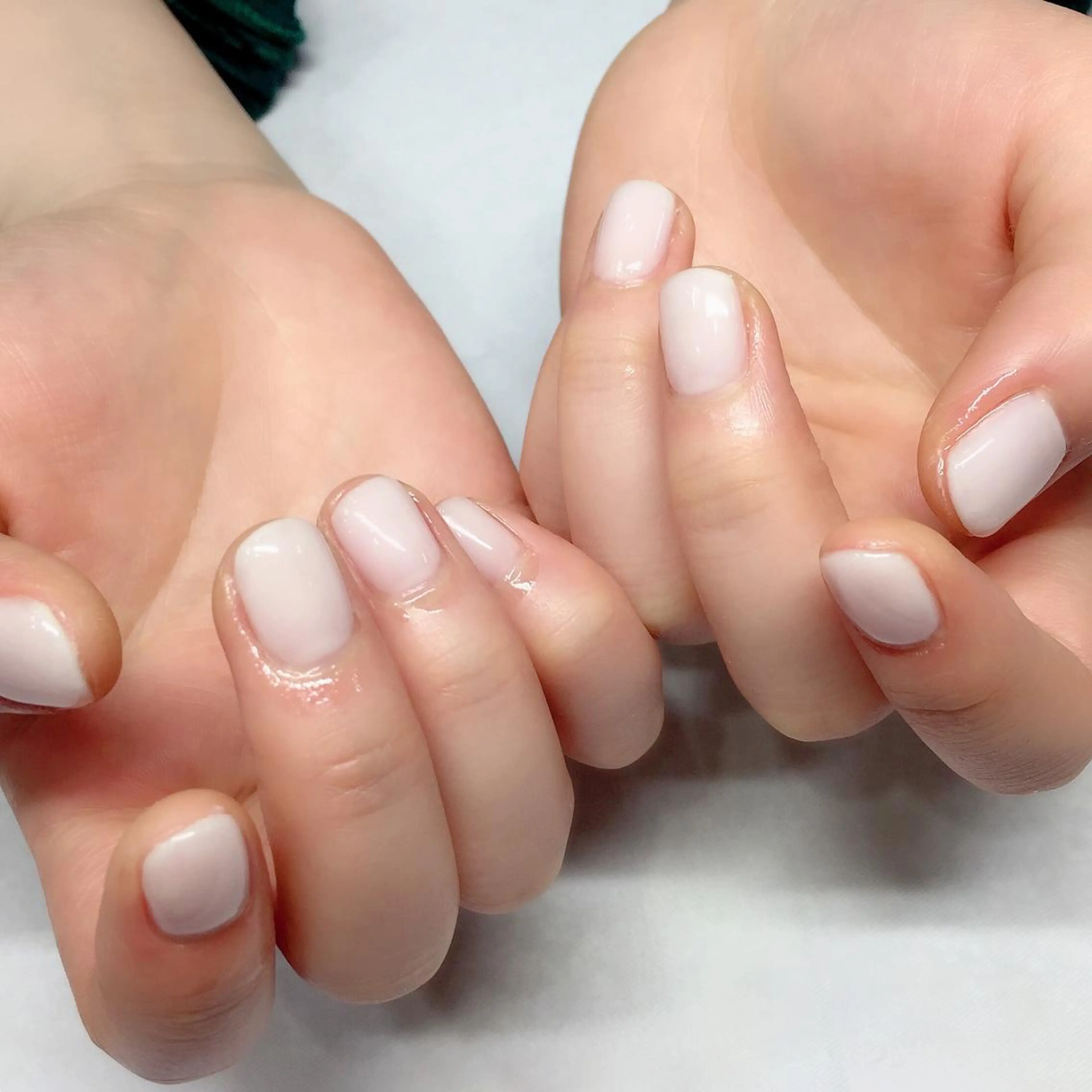 ネイル ホワイト ガールネイルサロン所属・ガール ネイルサロンのネイルデザイン