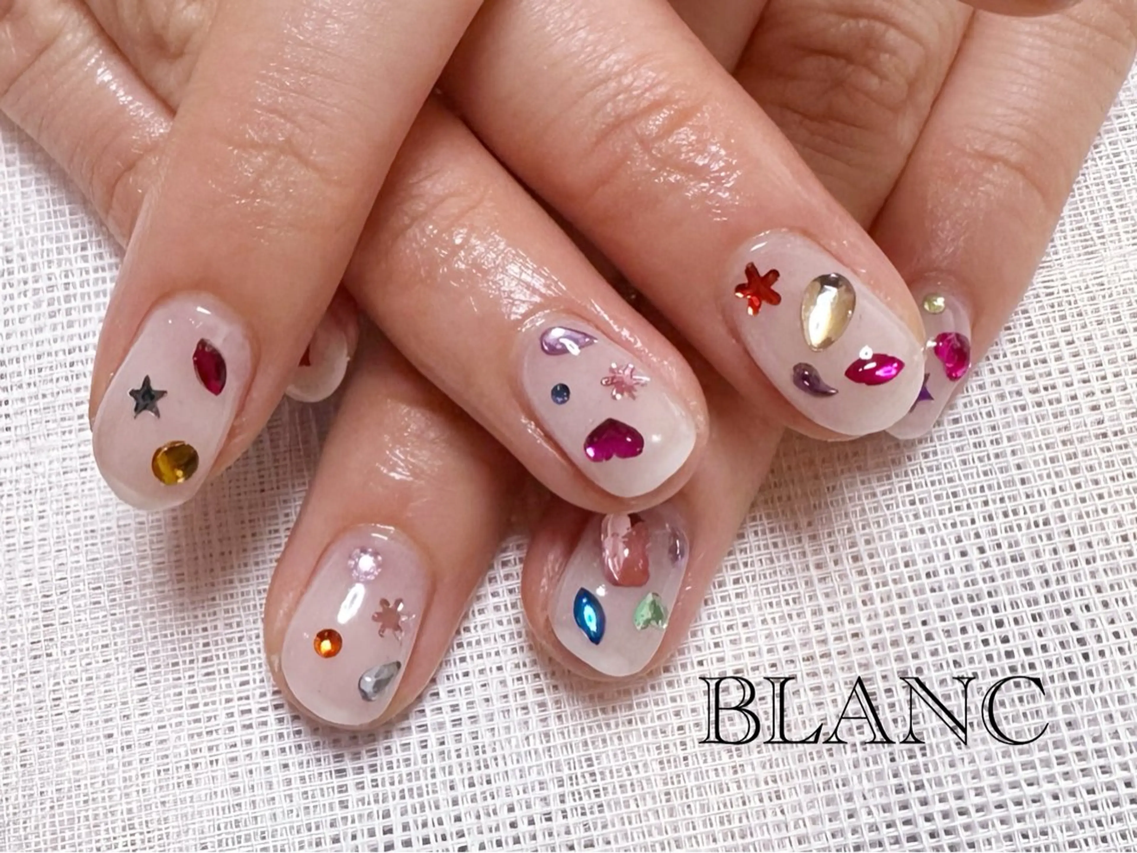 ネイル アートネイル 長さ出し ジェルネイル グラデーション 持ち込み ハンドネイル BLANC （ブラン）のネイルデザイン