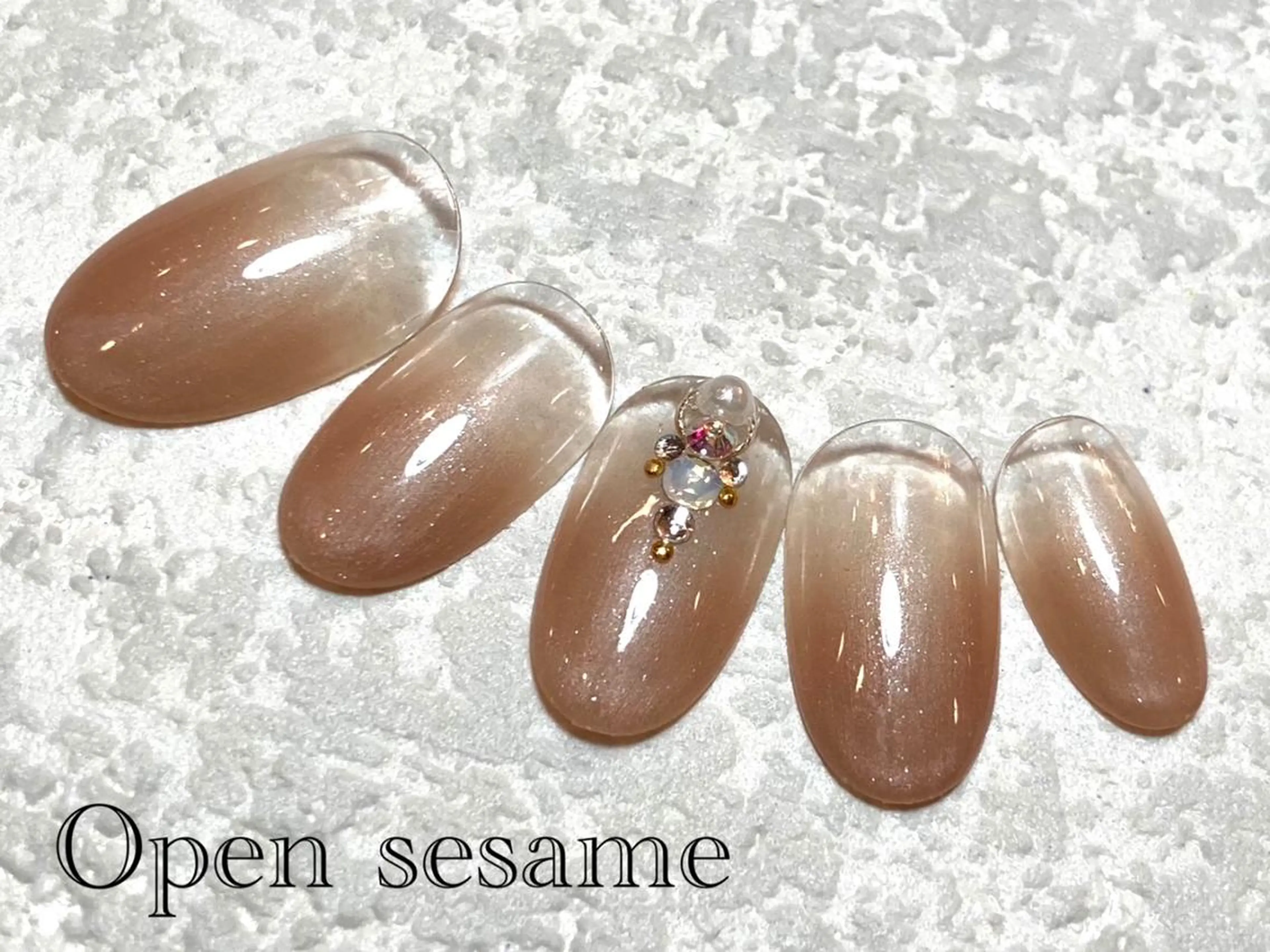 ネイル 遠藤 志乃のネイルデザイン