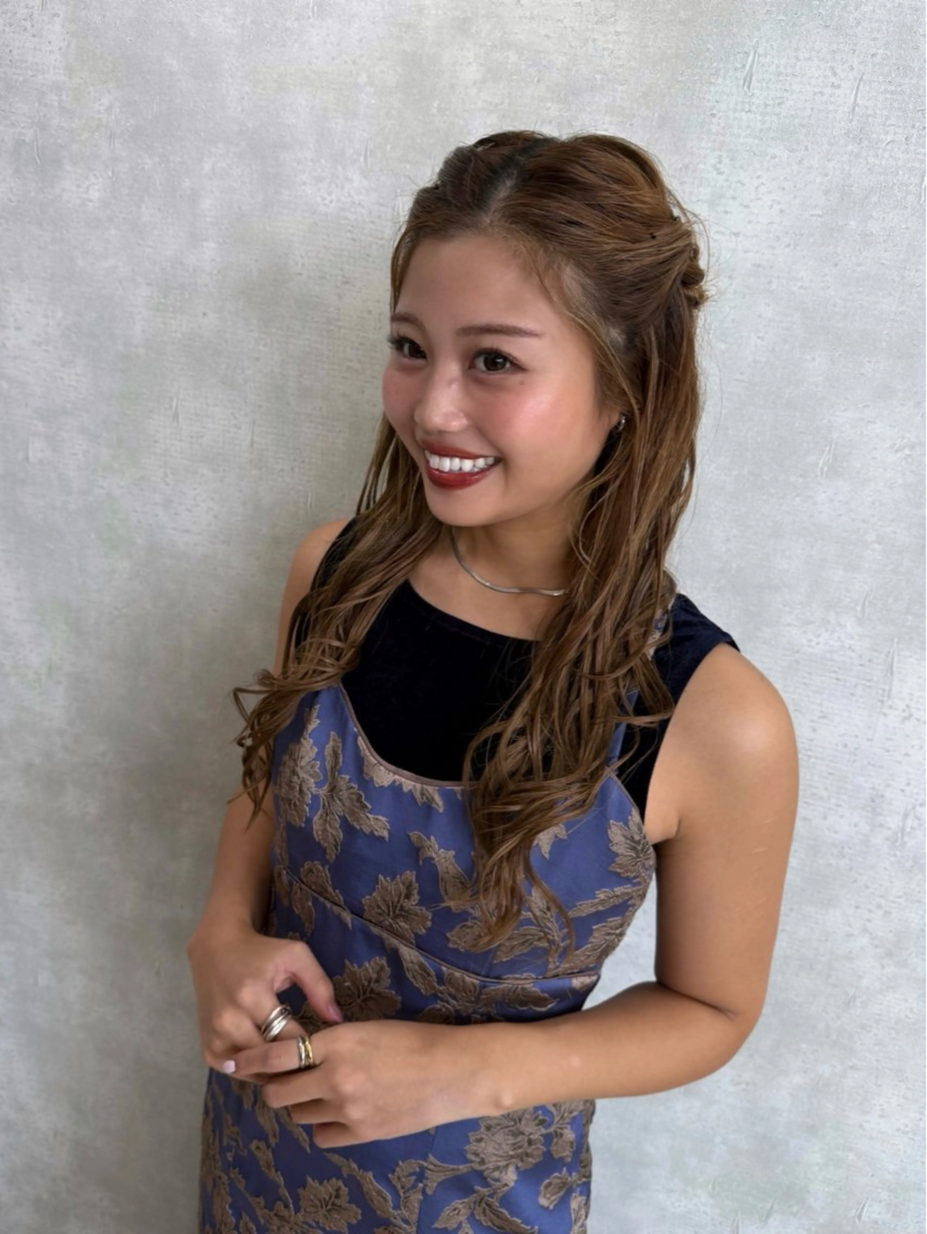 ヘアアレンジ ハーフアップ belle / Honoka🧁のヘアスタイル