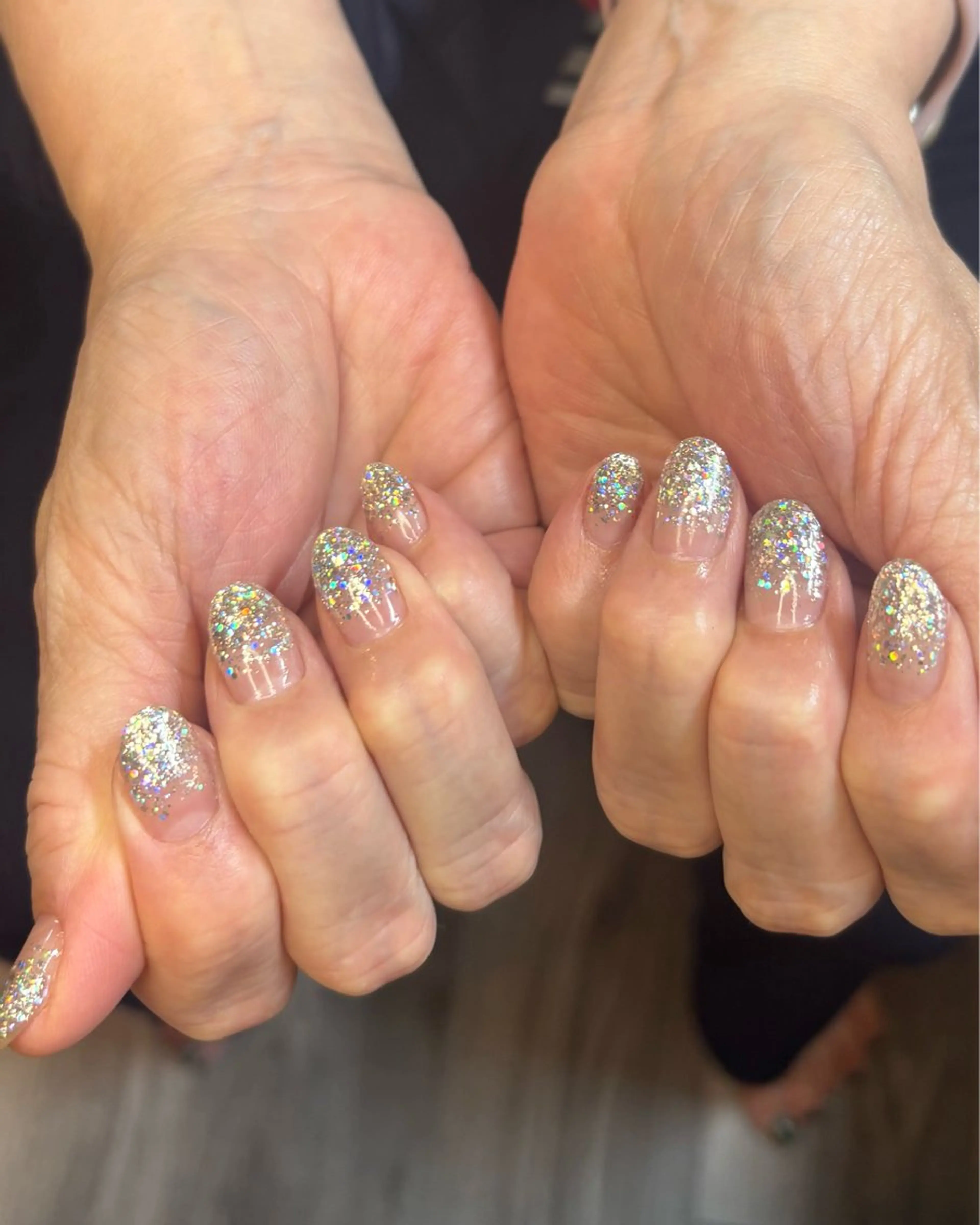 ネイル ラメ(グリッター) ラメグラデーション 人見 菜巴（ネイリスト）のネイルデザイン