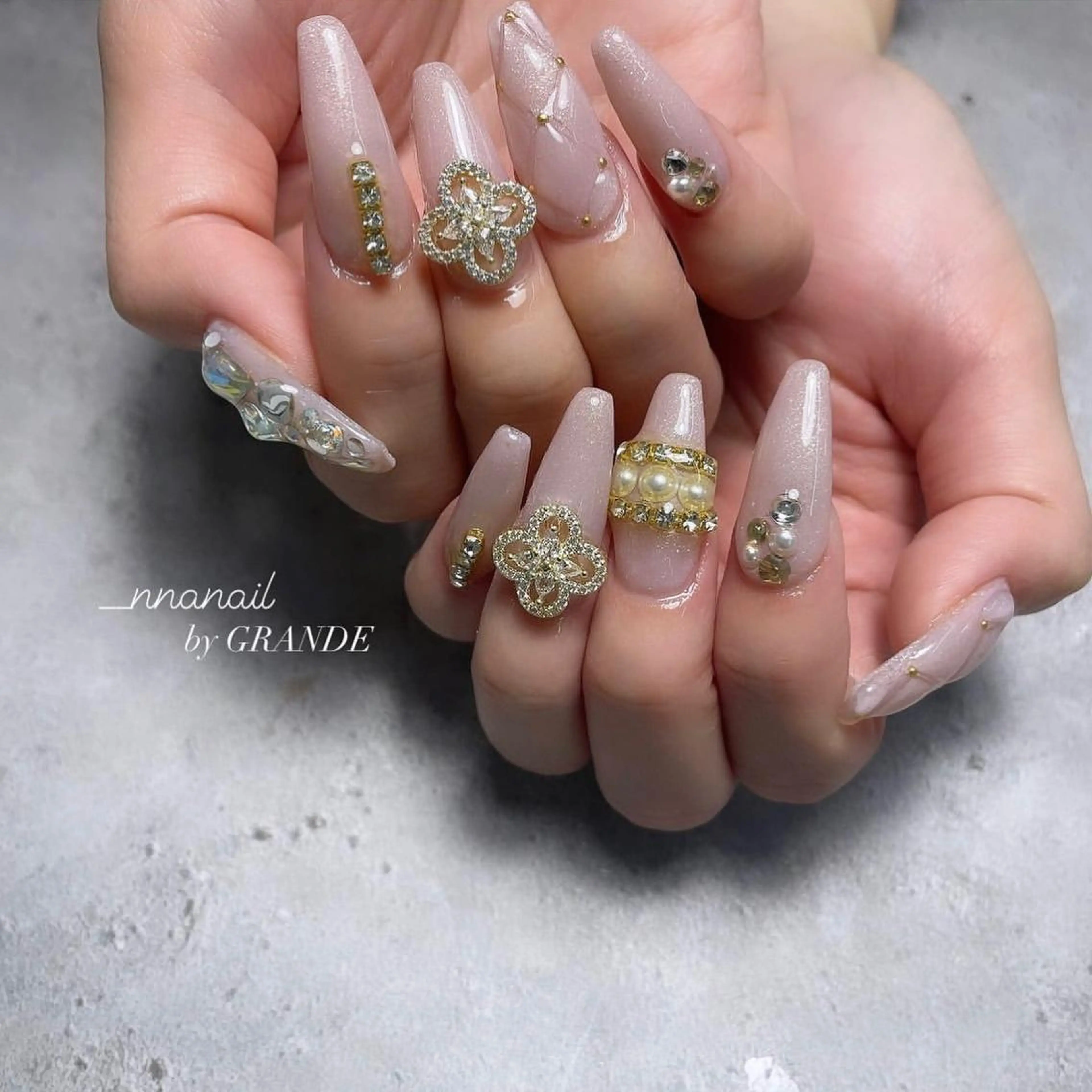 ネイル GRANDE OSU Anna 🧸💛のネイルデザイン