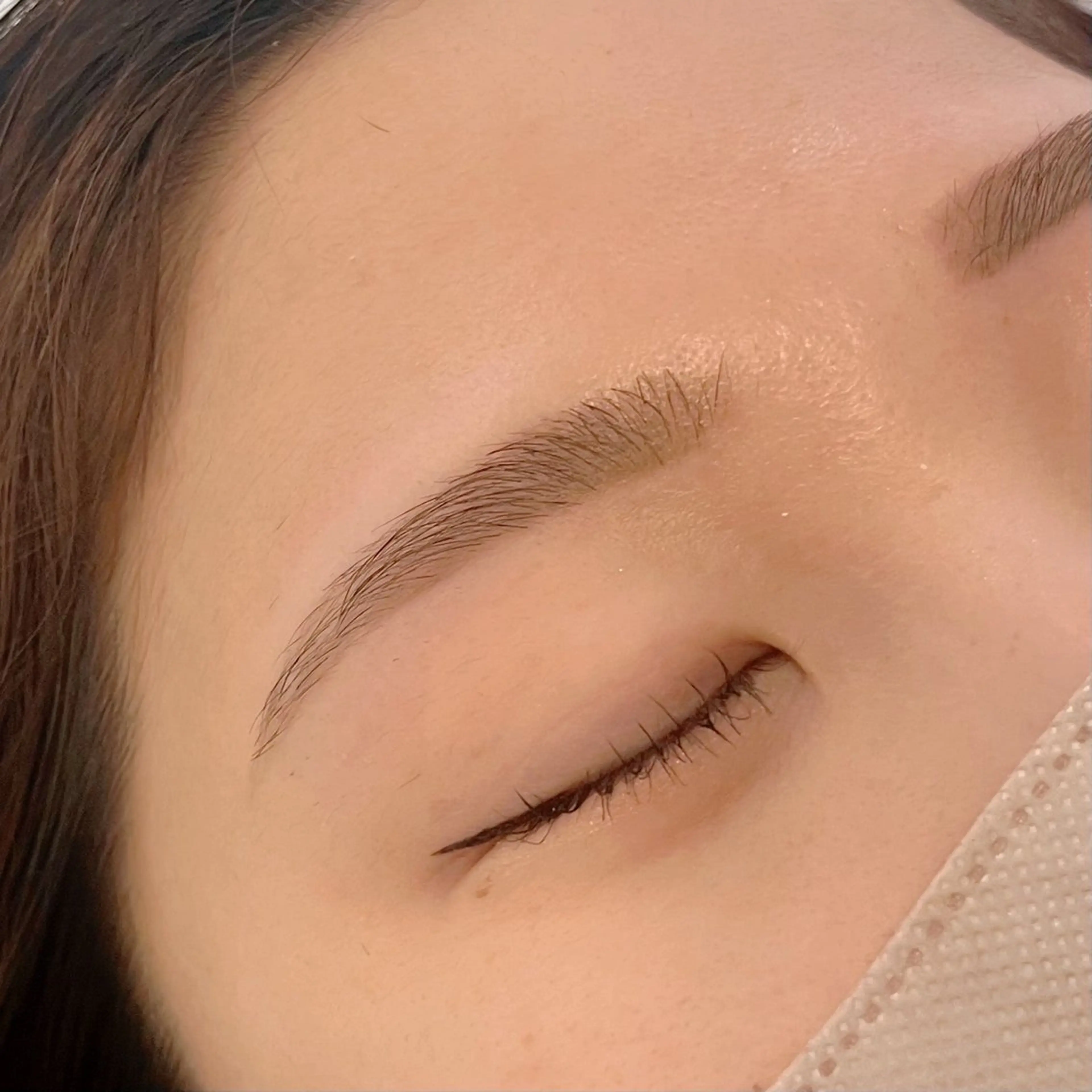 アイブロウ eyes三ノ宮所属・eye's Yurikaの眉毛・アイブロウイメージ