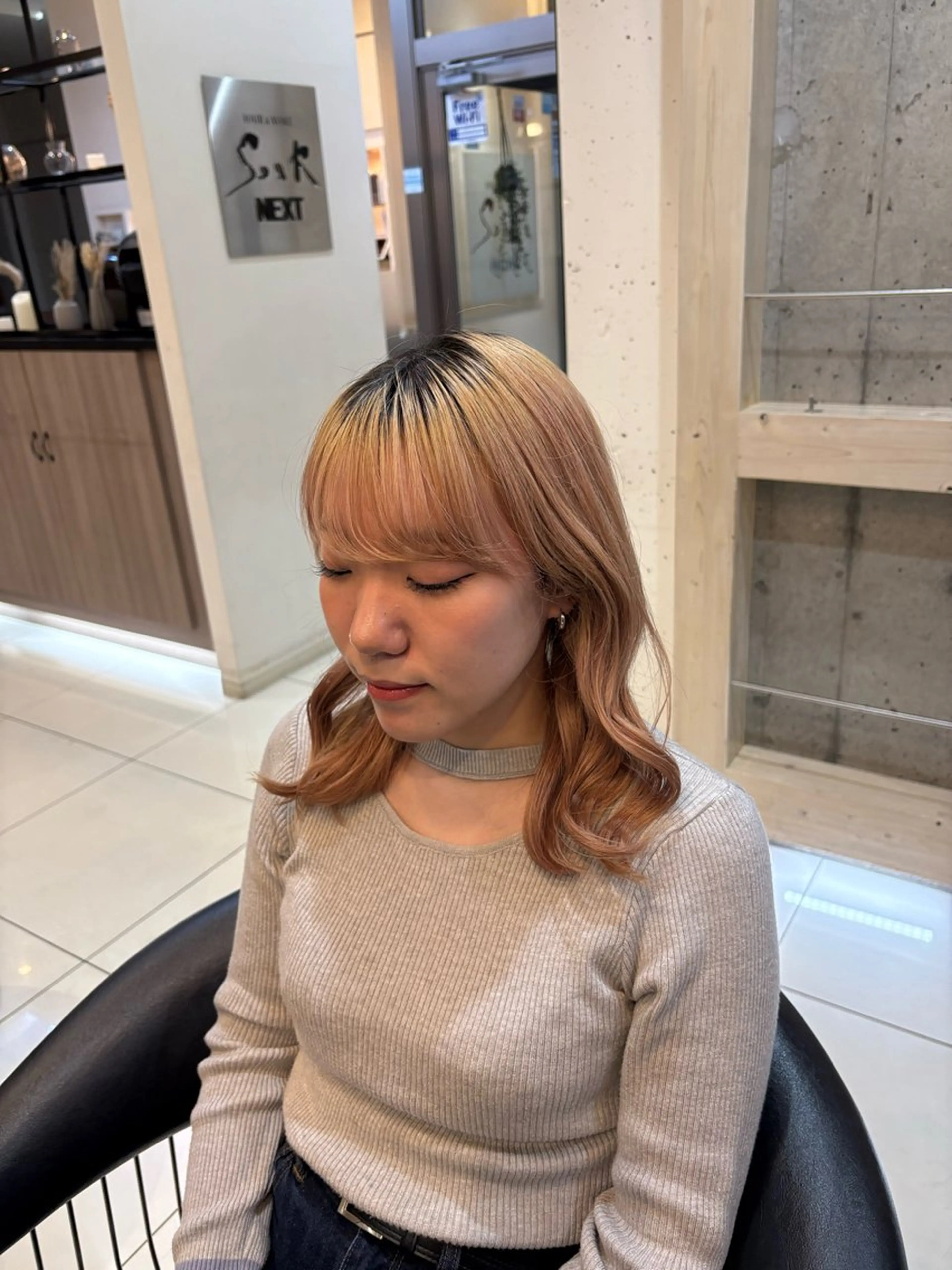 セミロング カラー カット ヘアカラー トリートメント seek next アヤノのヘアスタイル