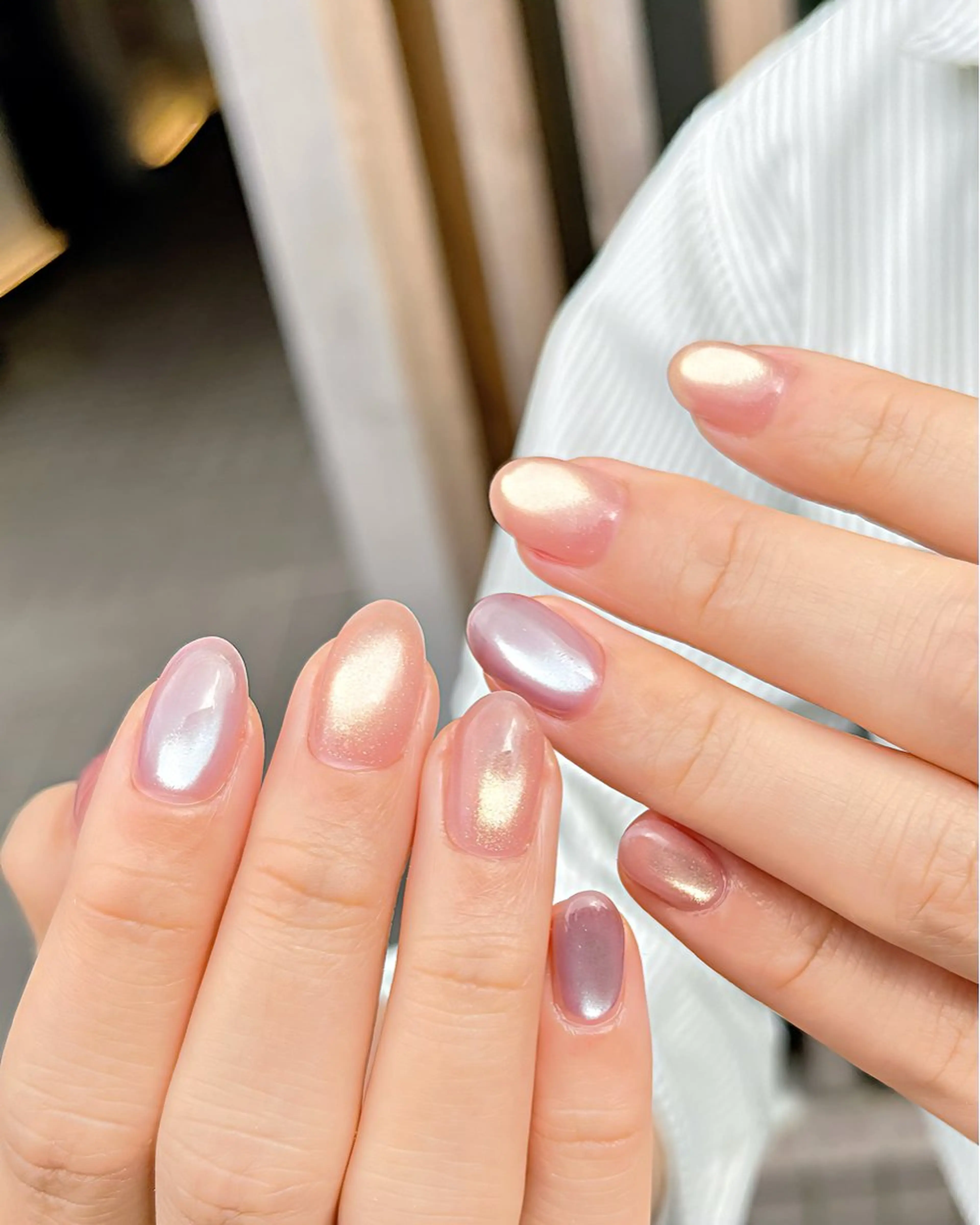 ネイル キラキラネイル マグネットネイル ピンク パープル ハンドネイル ハンドケア 🎀NAIL🎀 AI🪄︎︎◝✩のネイルデザイン