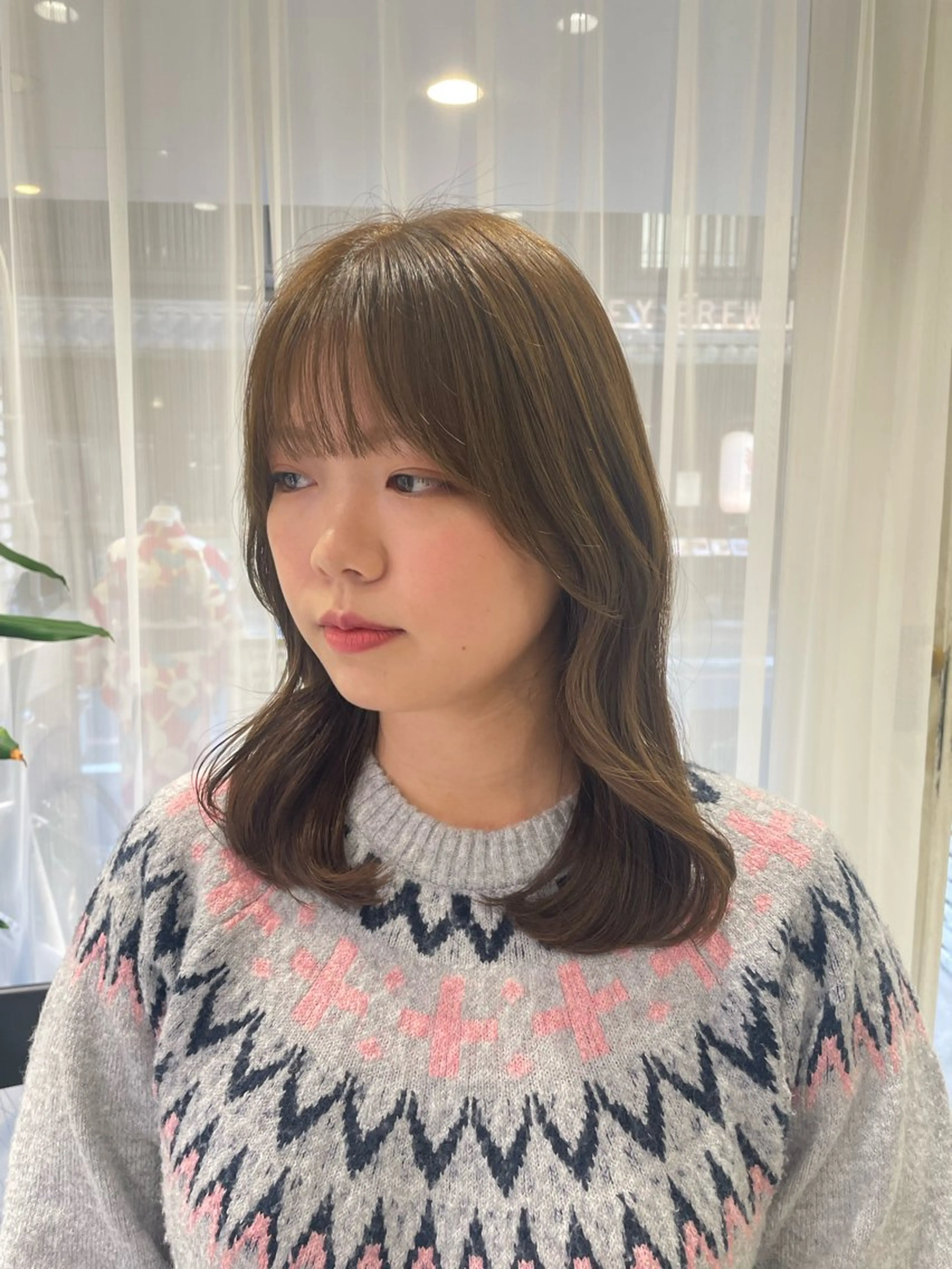 ミディアム くびれヘア 韓国風ヘア レイヤーカット カット ヘアカラー 韓国風レイヤーカット 🇰🇷yumiのヘアスタイル