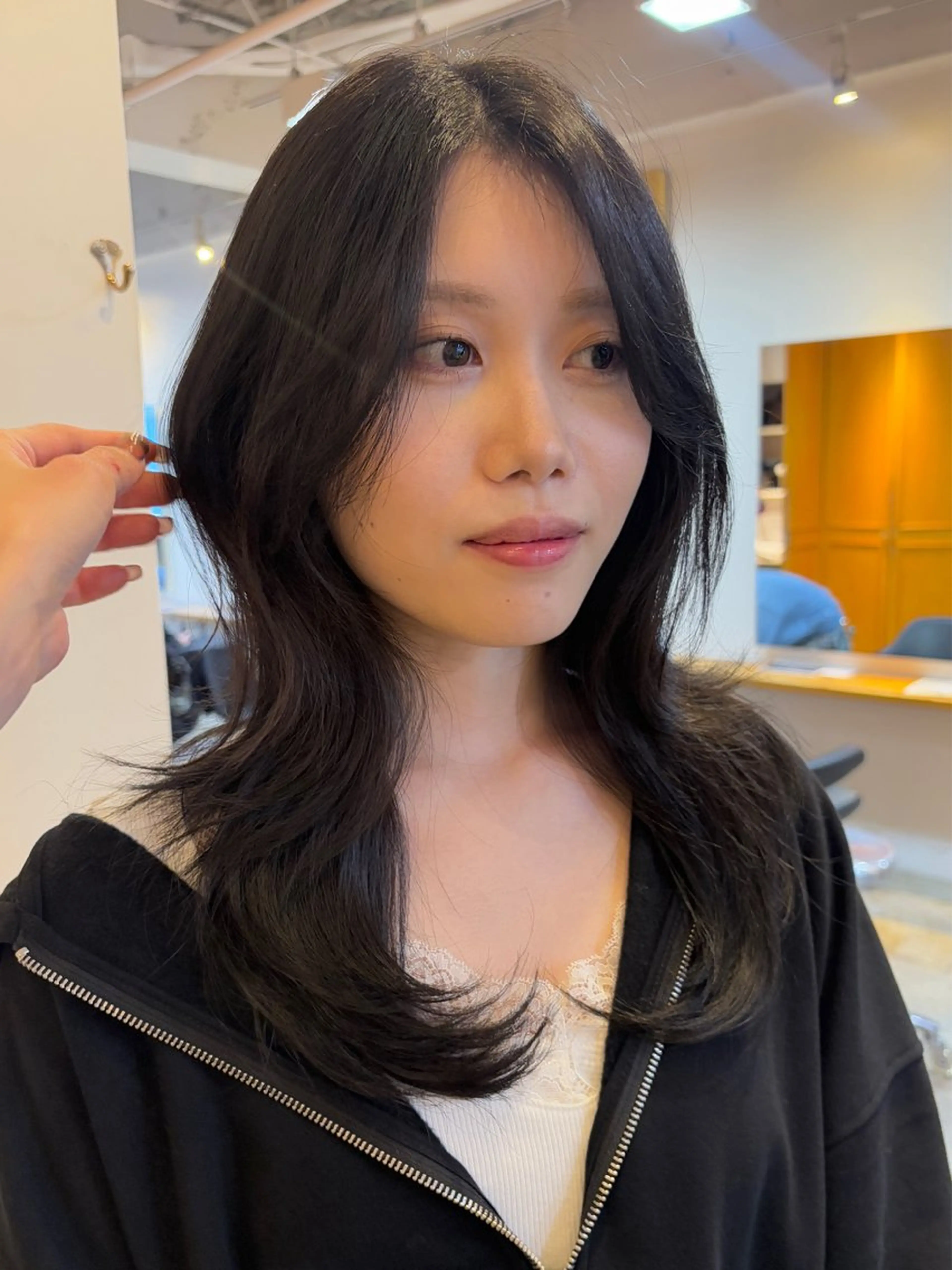 ロング カラー くびれヘア ハッシュカット レイヤーカット カット ヘアカラー トリートメント RIN／韓国ヘア レイヤーカットのヘアスタイル