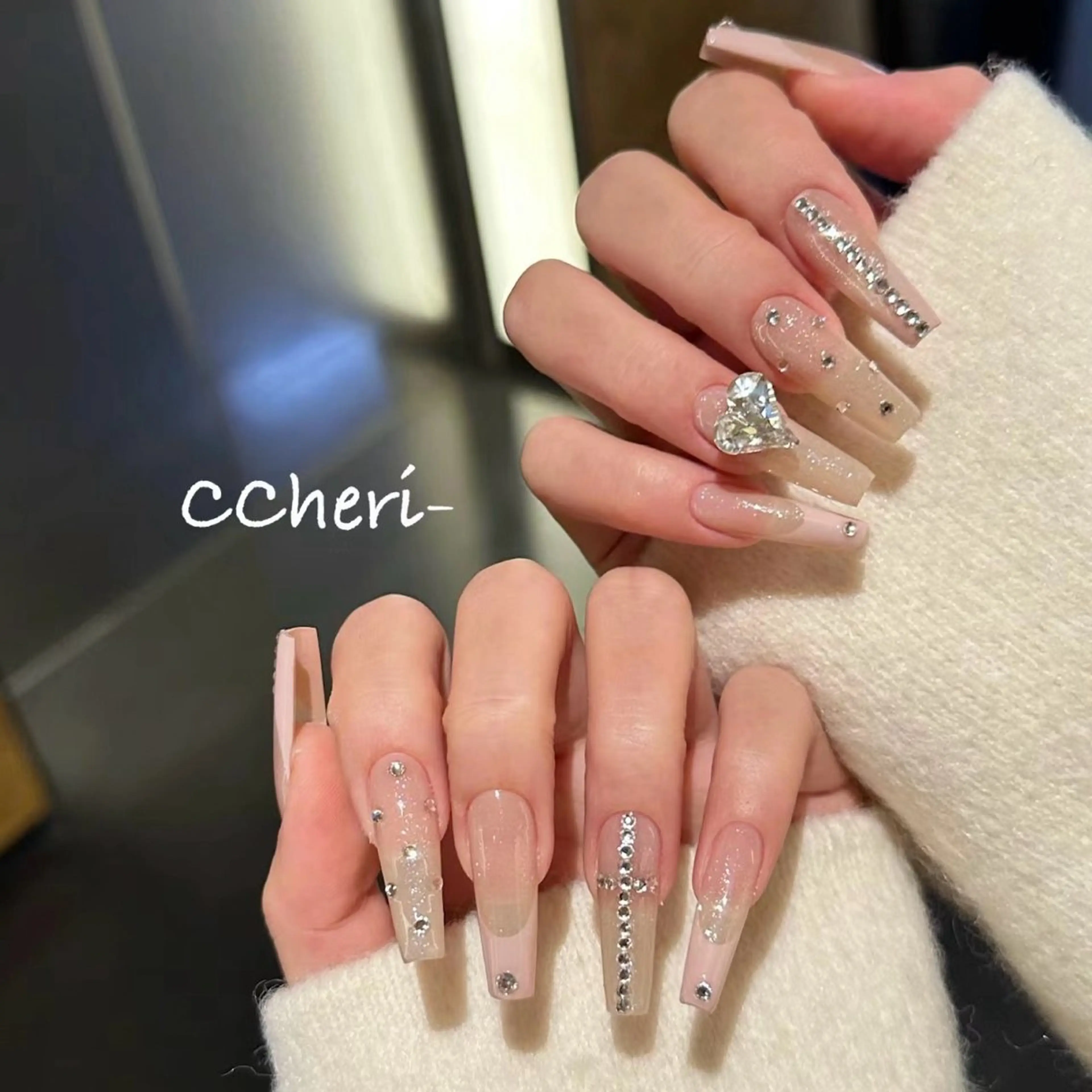 ネイル Hana  NAIL所属・新宿YISInail スカルプ専門店のネイルデザイン