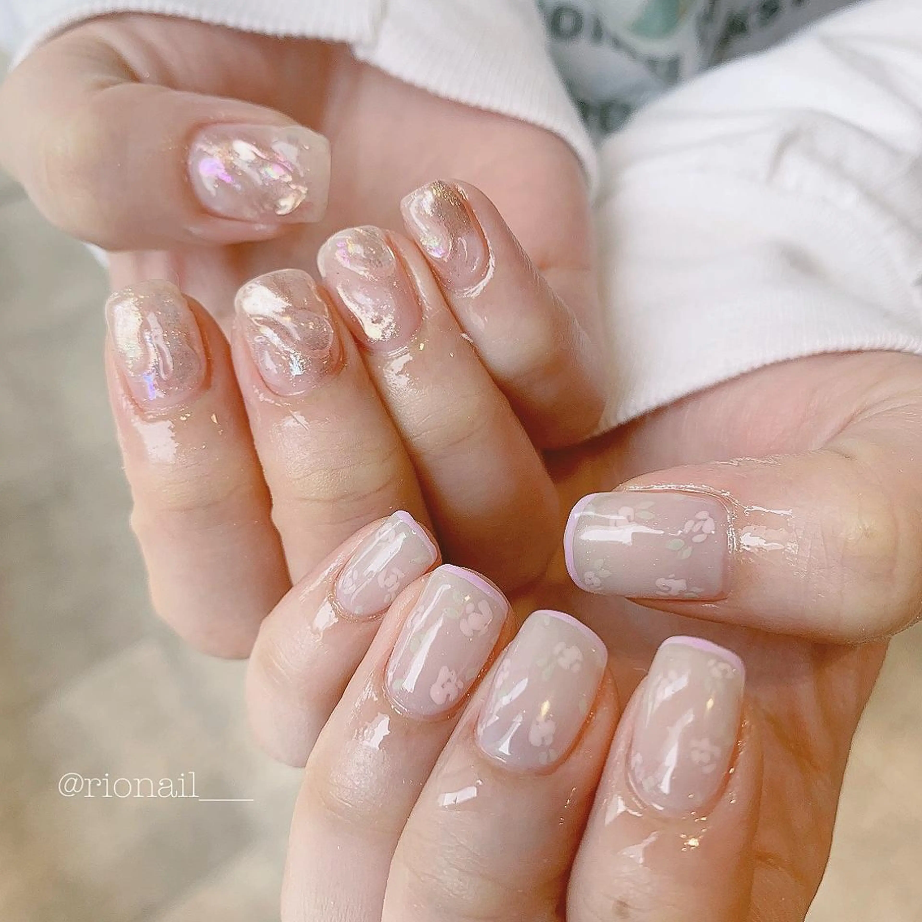 ネイル アートネイル ハンドネイル 𝘙𝘪𝘰𝘯𝘢 ...🕯🤍のネイルデザイン