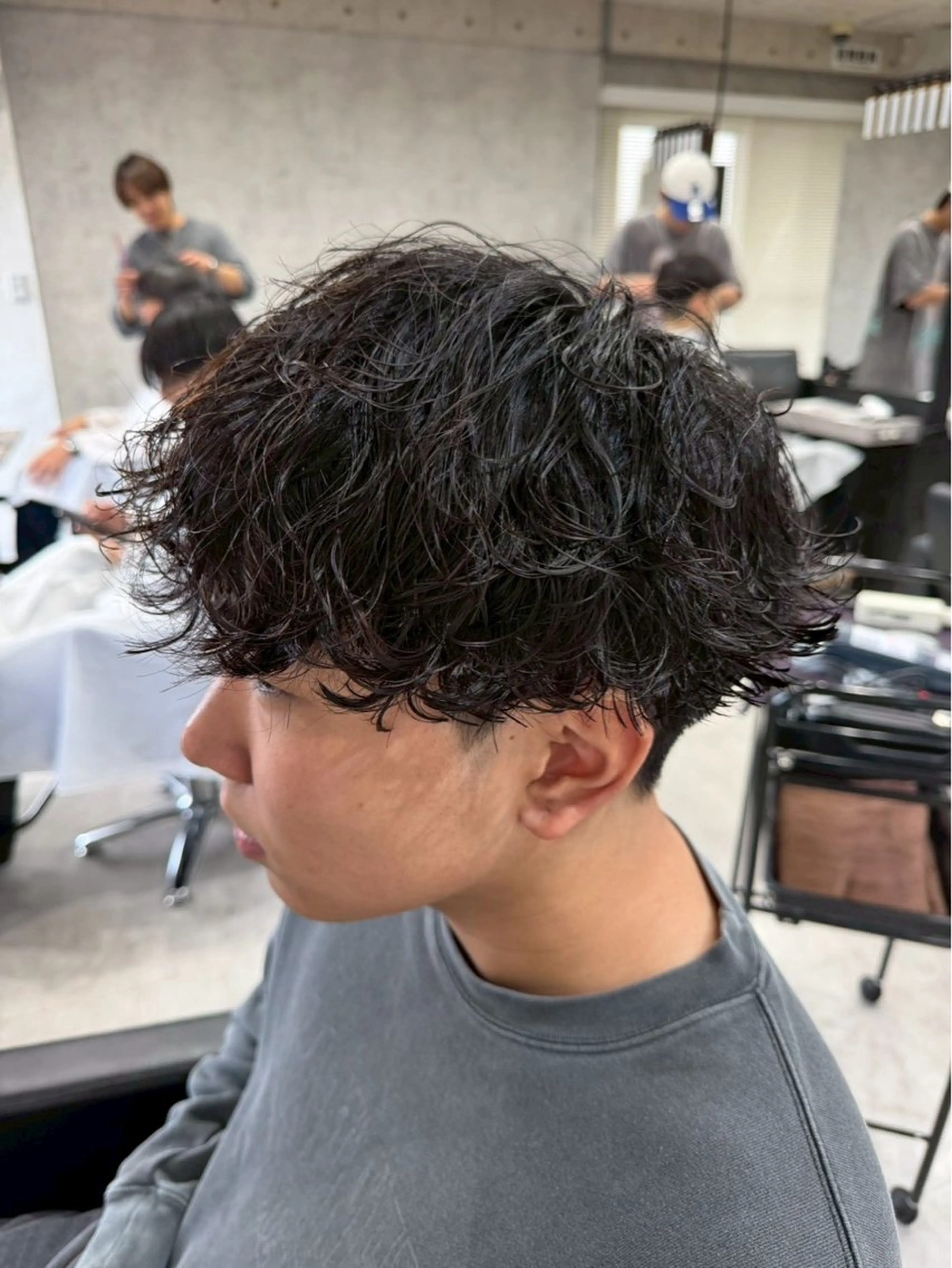 パーマ メンズ メンズパーマ 波巻きパーマ 青木 真裟斗のヘアスタイル