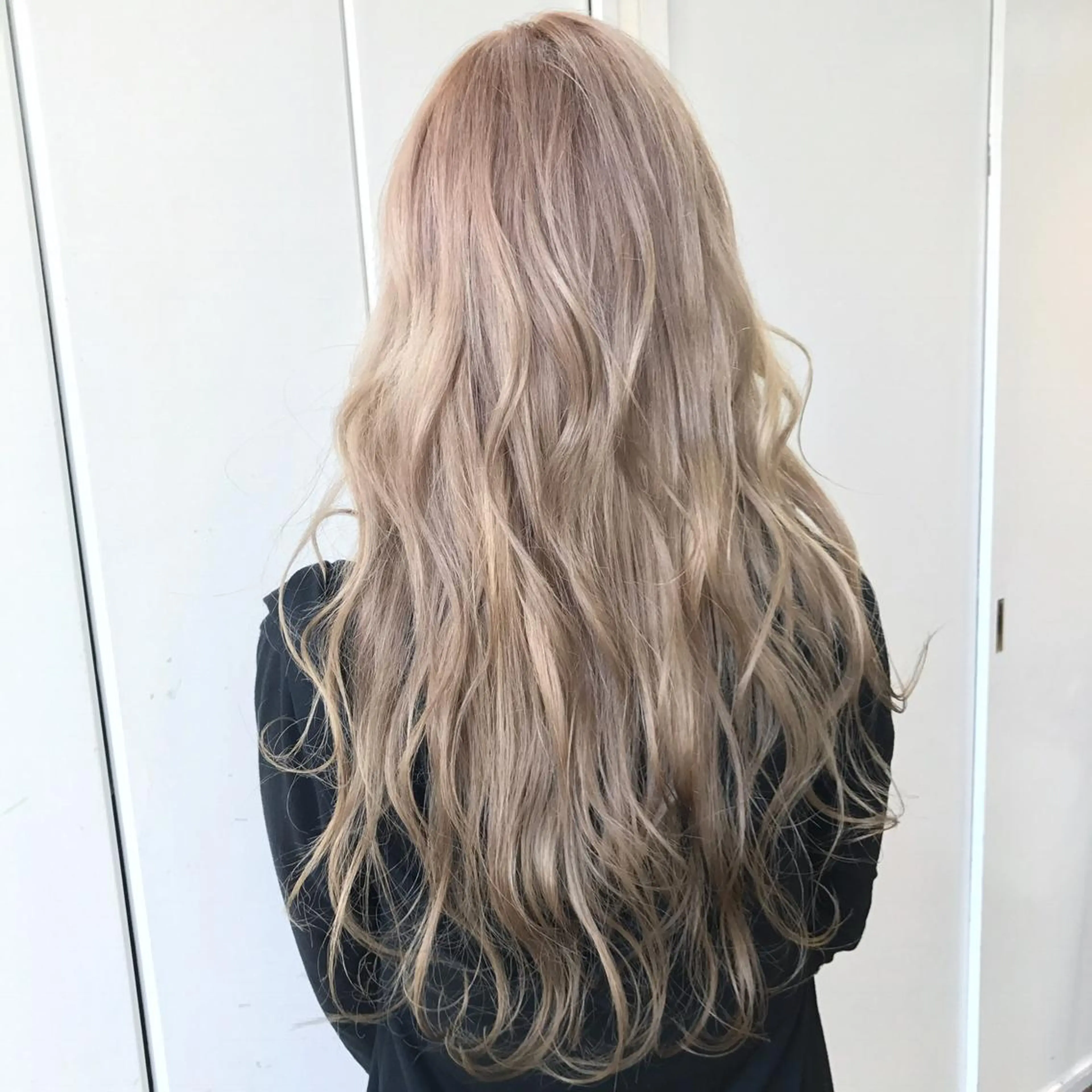 ロング タカハシ ユウキのヘアスタイル