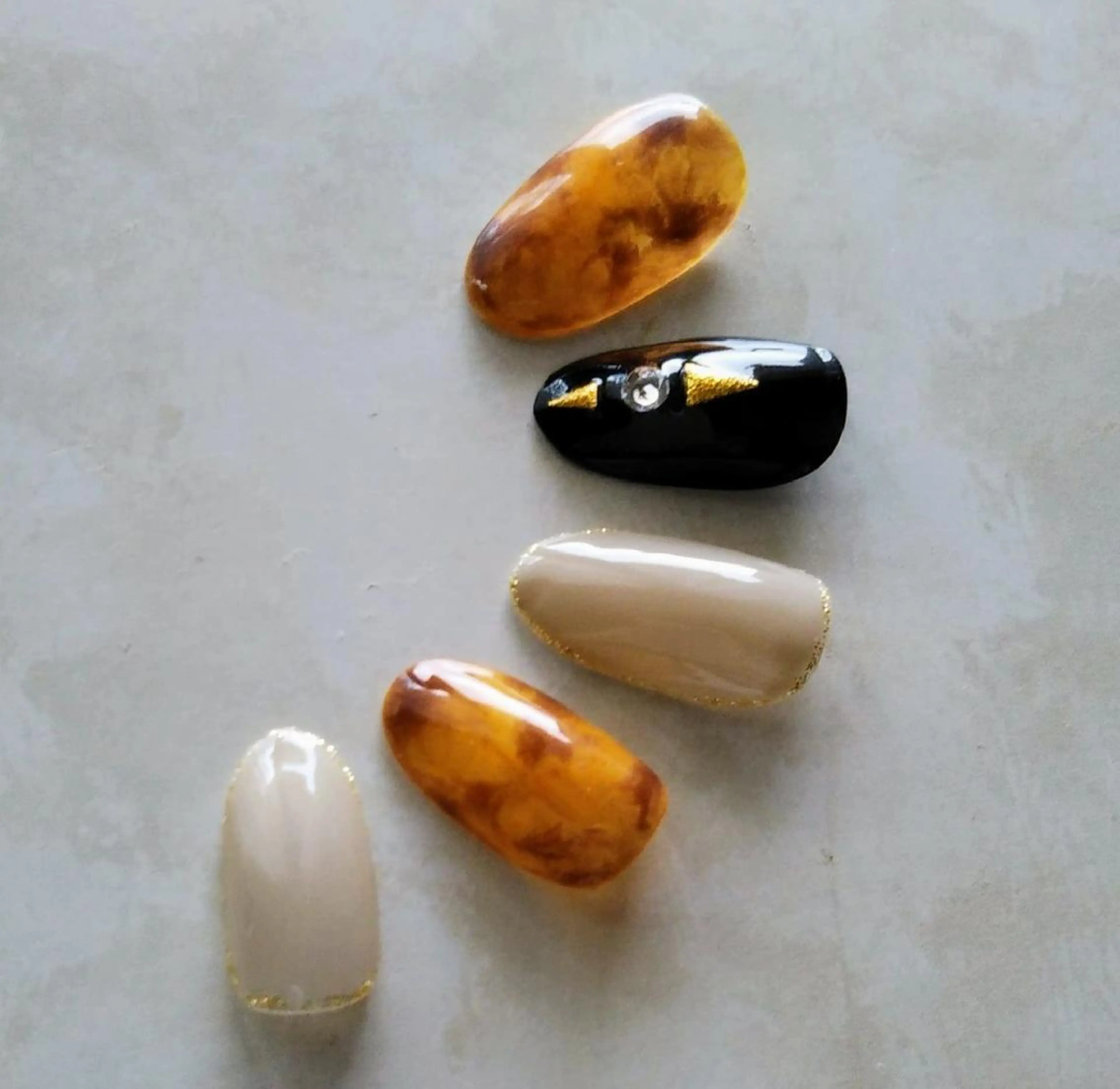 ネイル べっ甲ネイル momohana  のネイルデザイン