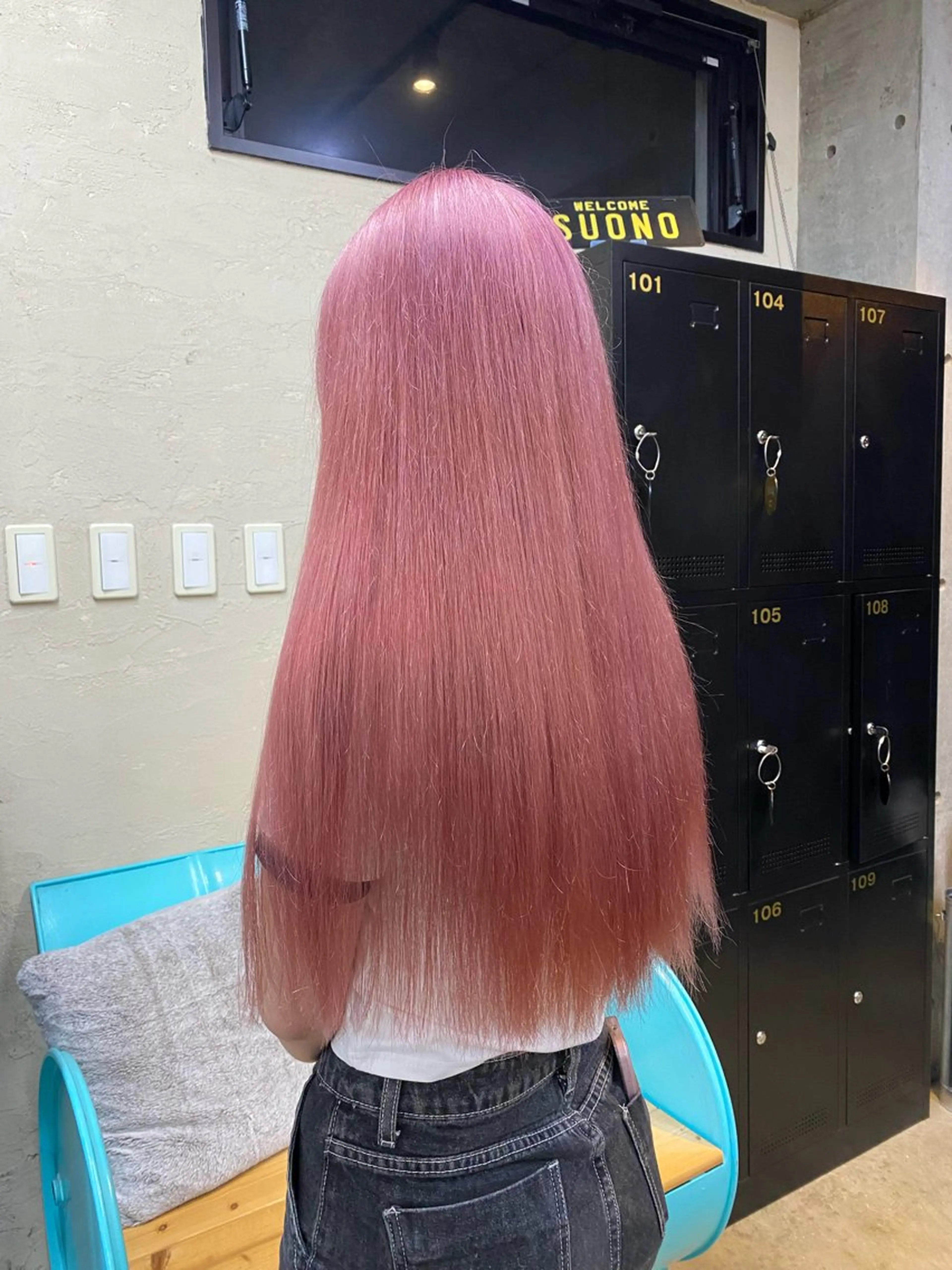 ロング カラー ブリーチ ケアブリーチ ピンクカラー ヘアカラー トリートメント SUONO所属・ブリーチムラ修正 /ハイトーン/青砥大のヘアスタイル