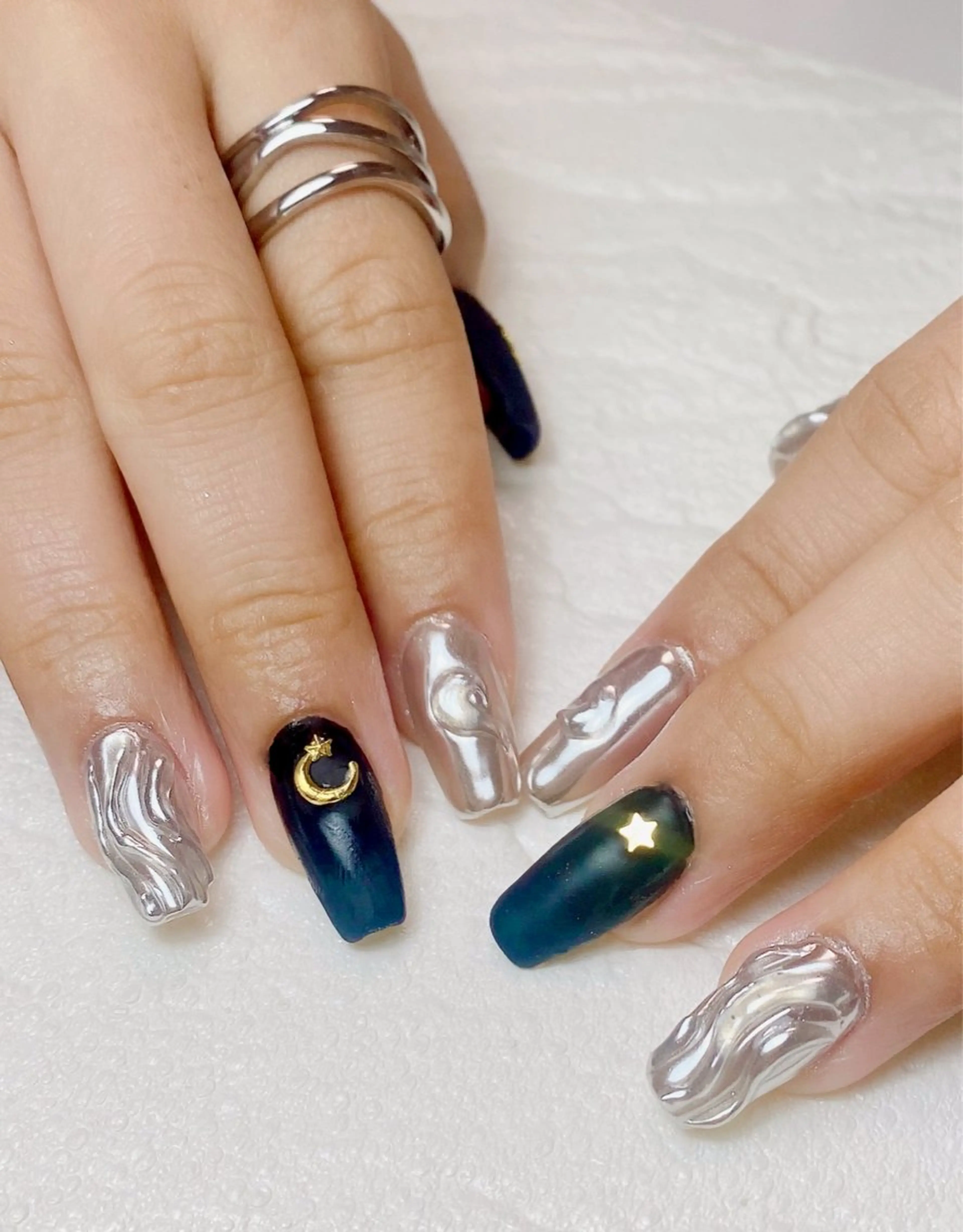 ネイル マットネイル 持ち込み ぷっくりネイル シルバー Nail Salon K 🧸美爪育成のネイルデザイン