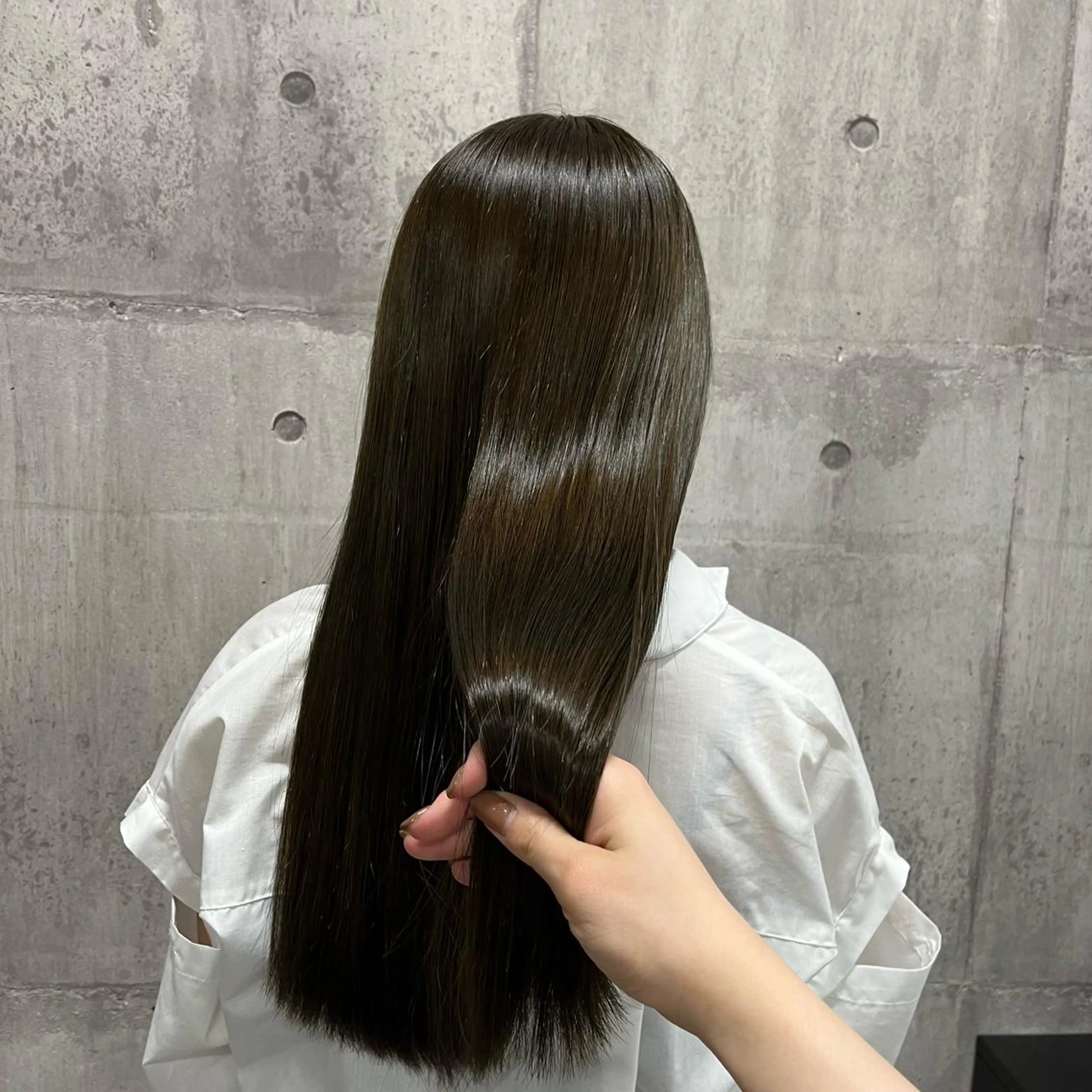ロング カット 縮毛矯正 トリートメント newi赤羽 HINATAのヘアスタイル